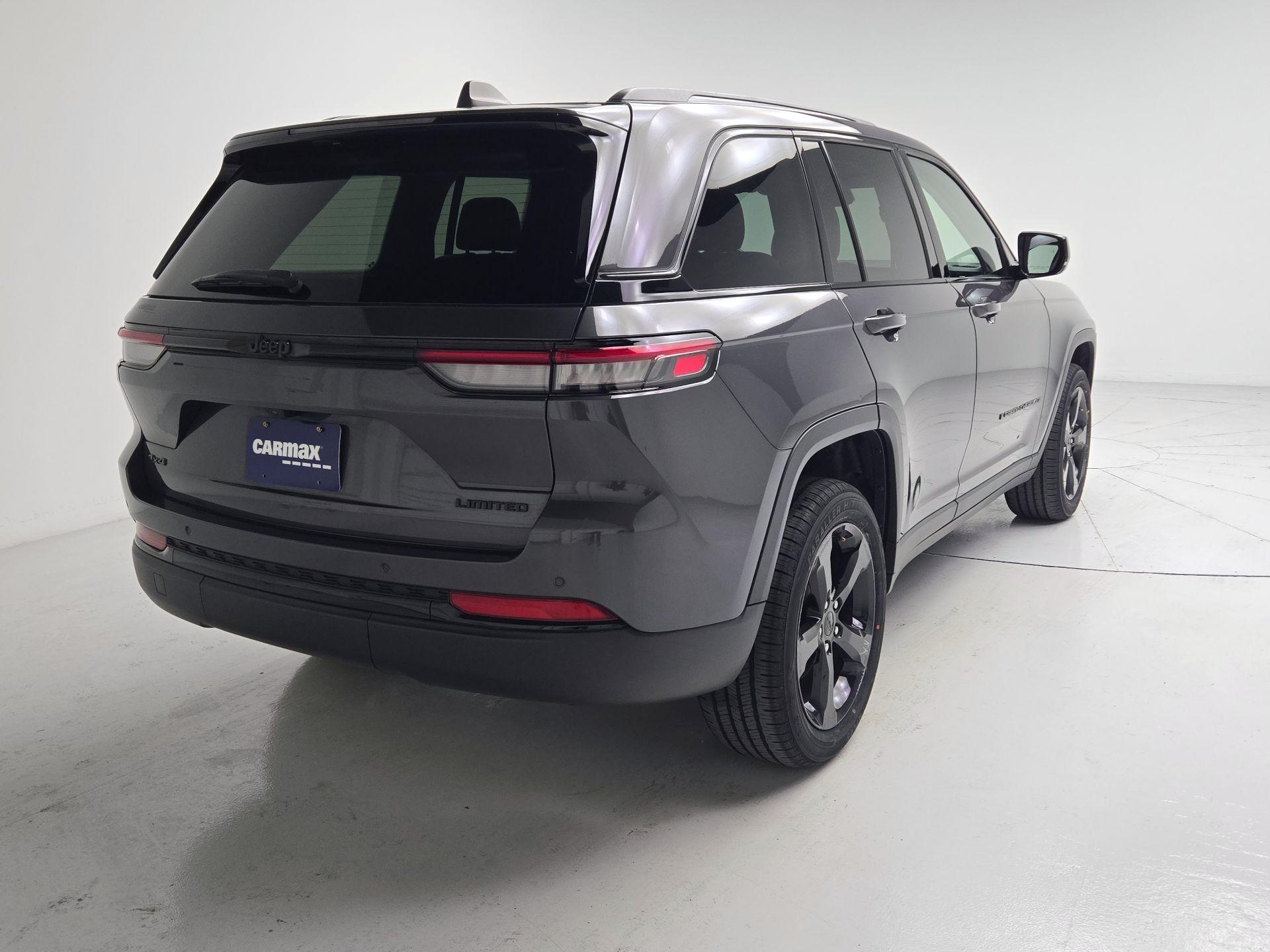Thumbnail: 2023 Jeep Grand Cherokee - 5
