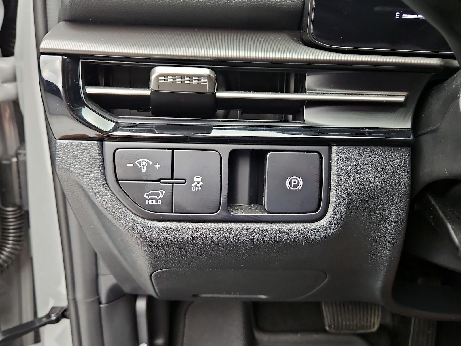 2026 Kia Sportage EX - Photo 14