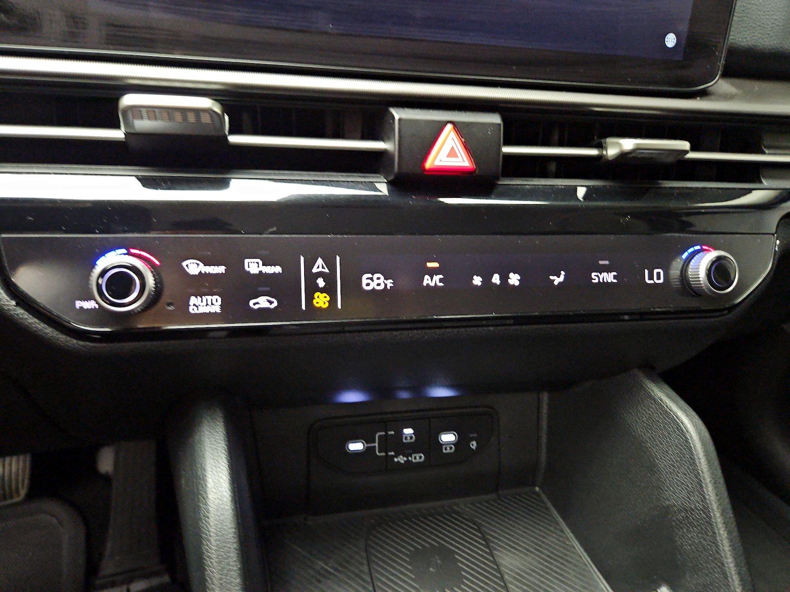 2026 Kia Sportage EX - Photo 17