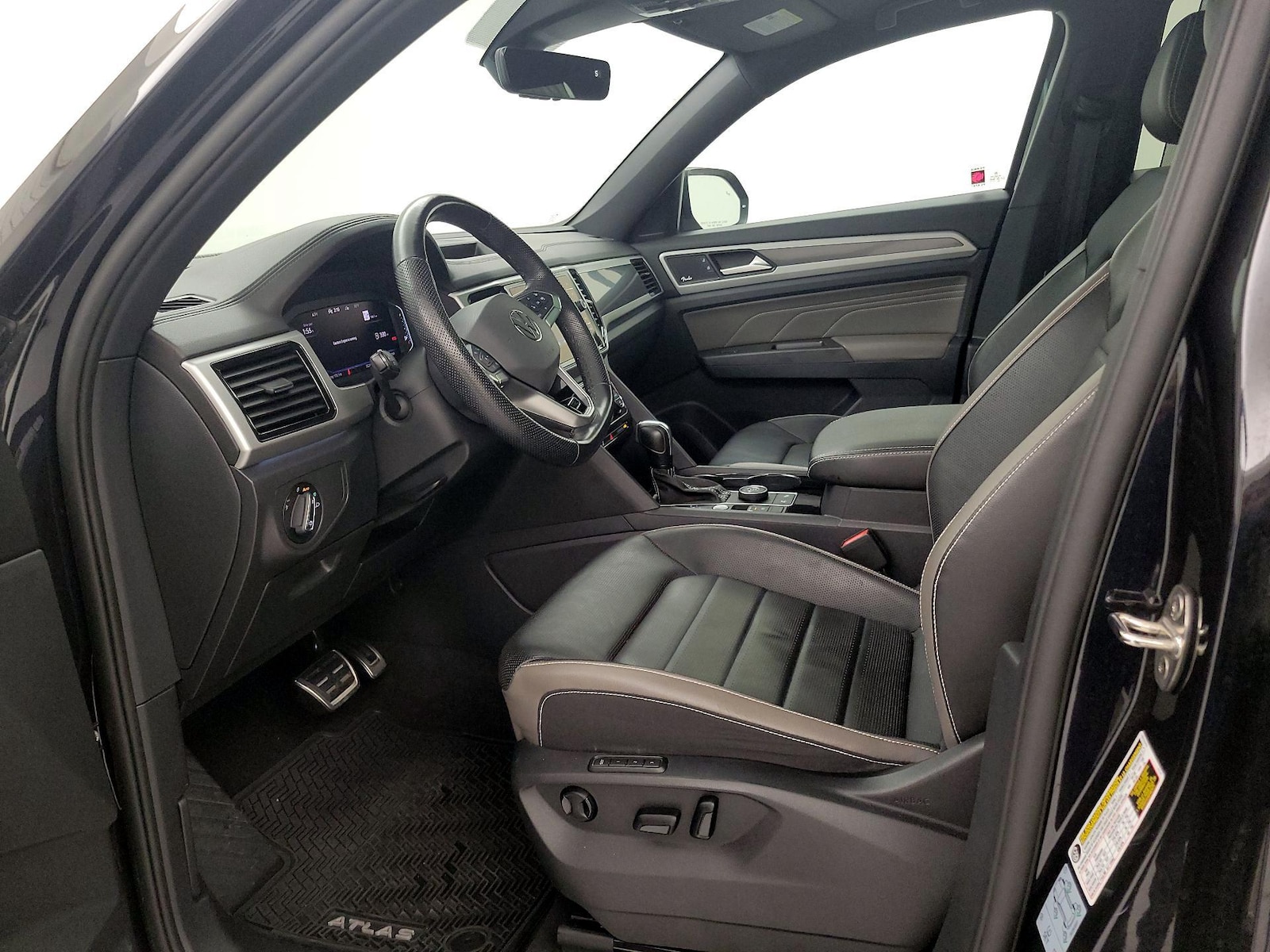 2022 Volkswagen Atlas Cross Sport SEL Premium R-Line - Photo 12