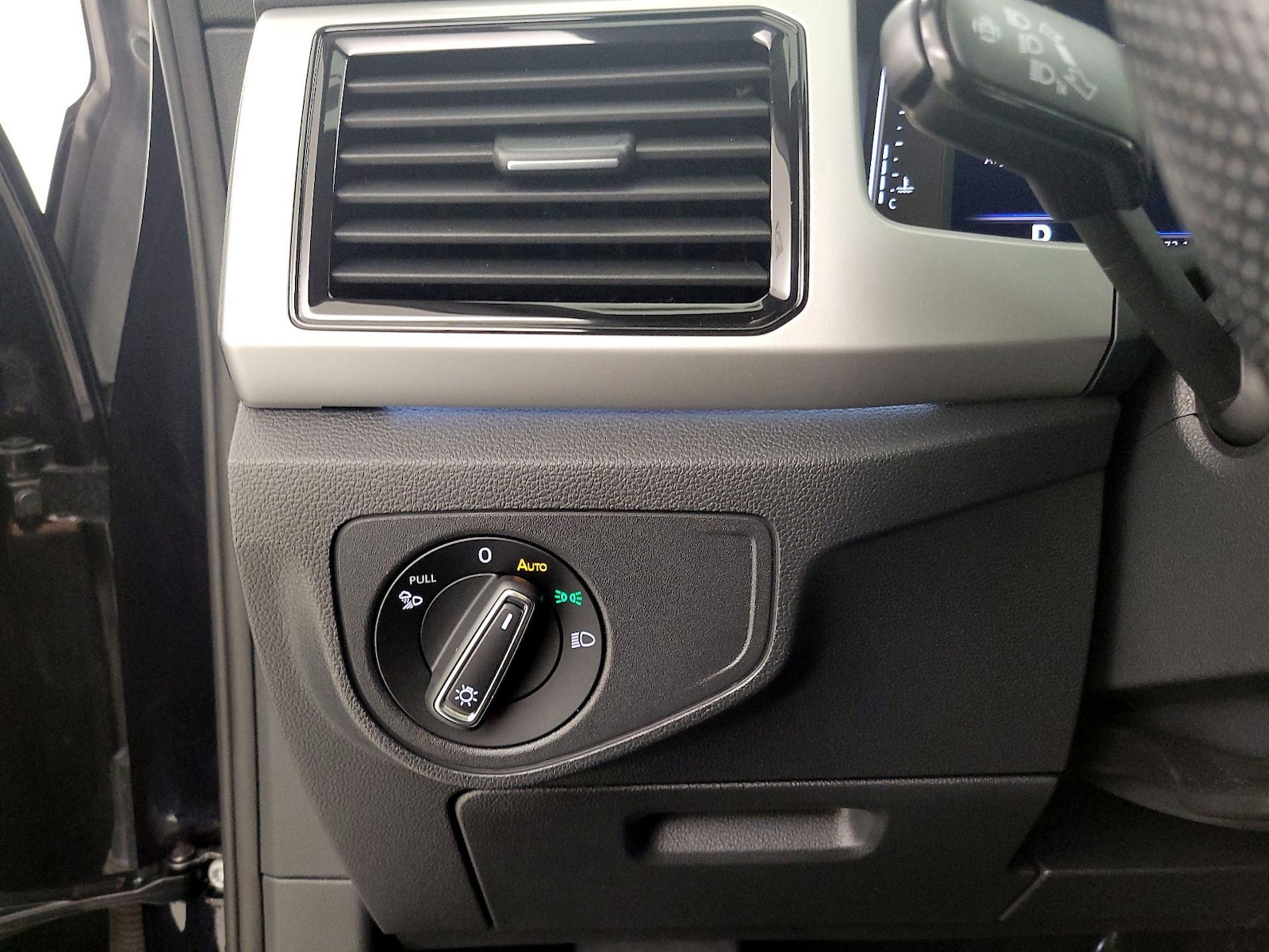 2022 Volkswagen Atlas Cross Sport SEL Premium R-Line - Photo 14