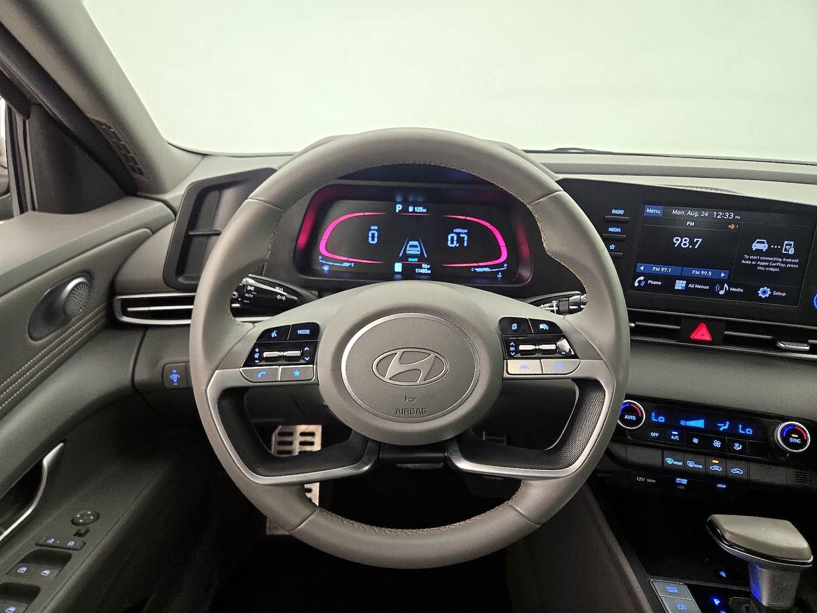 2026 Hyundai Elantra SEL Sport - Photo 11