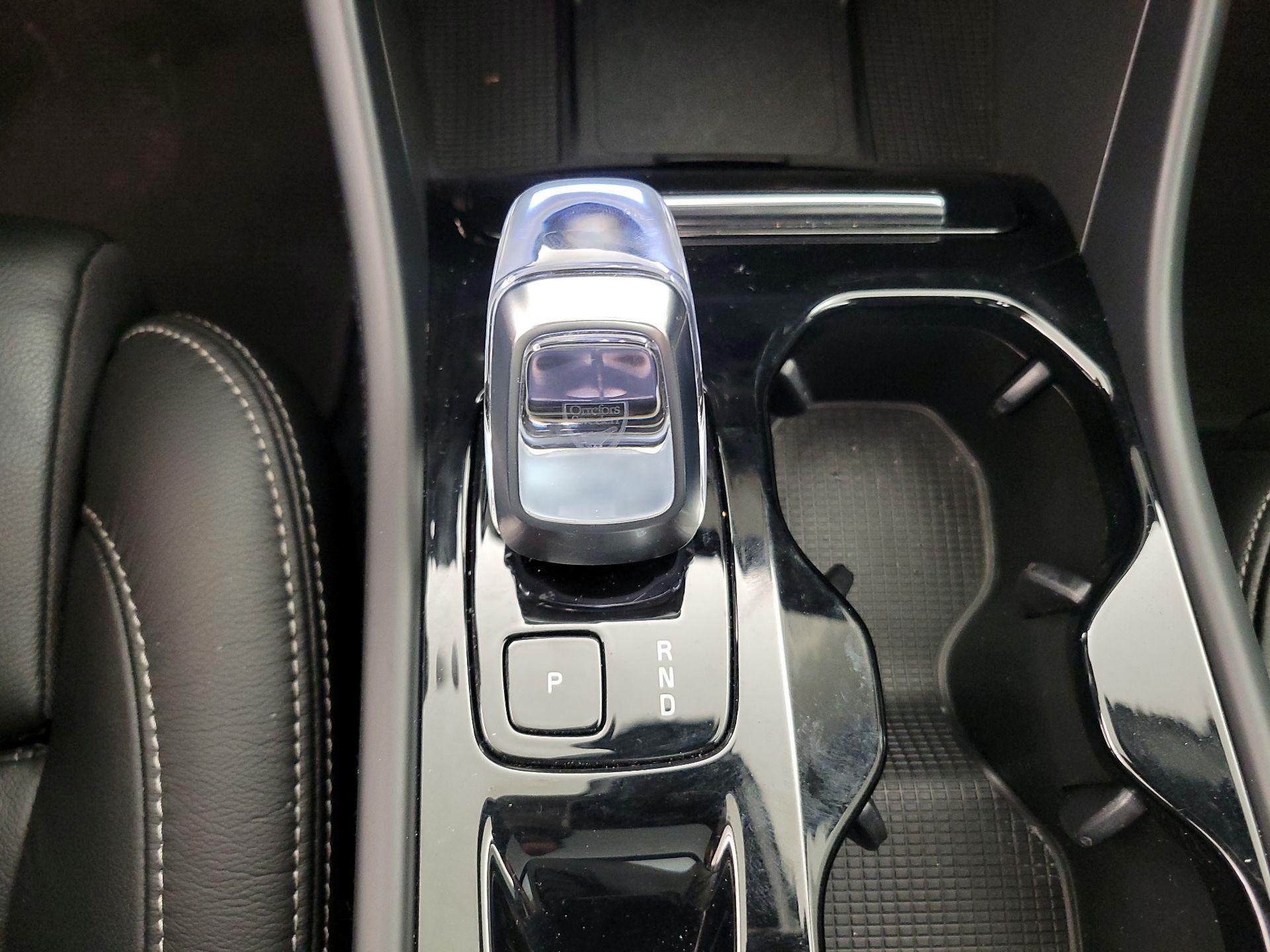 Thumbnail: 2023 Volvo XC40 - 18