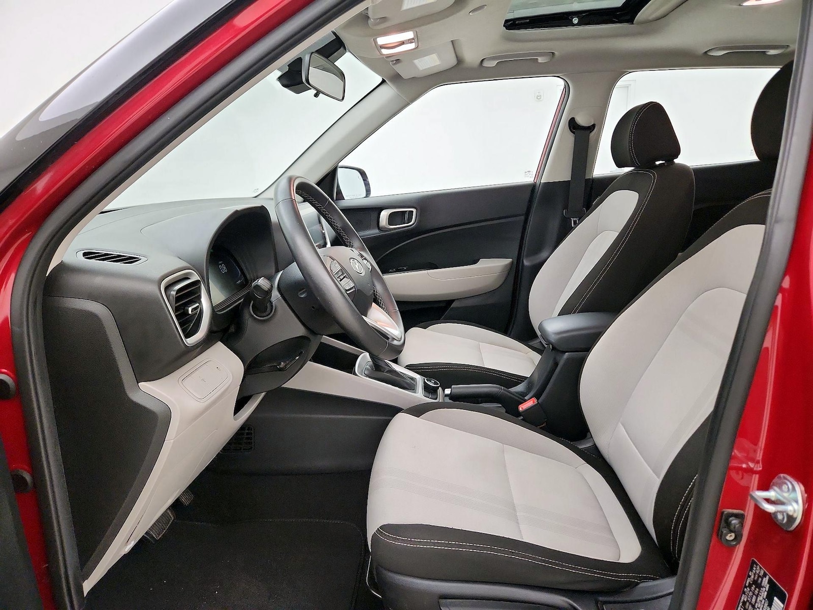 2025 Hyundai Venue SEL - Photo 12