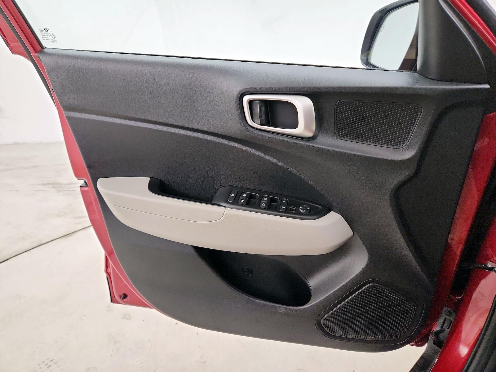 2025 Hyundai Venue SEL - Photo 13