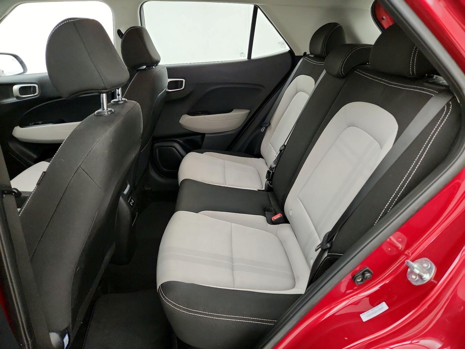 2025 Hyundai Venue SEL - Photo 21