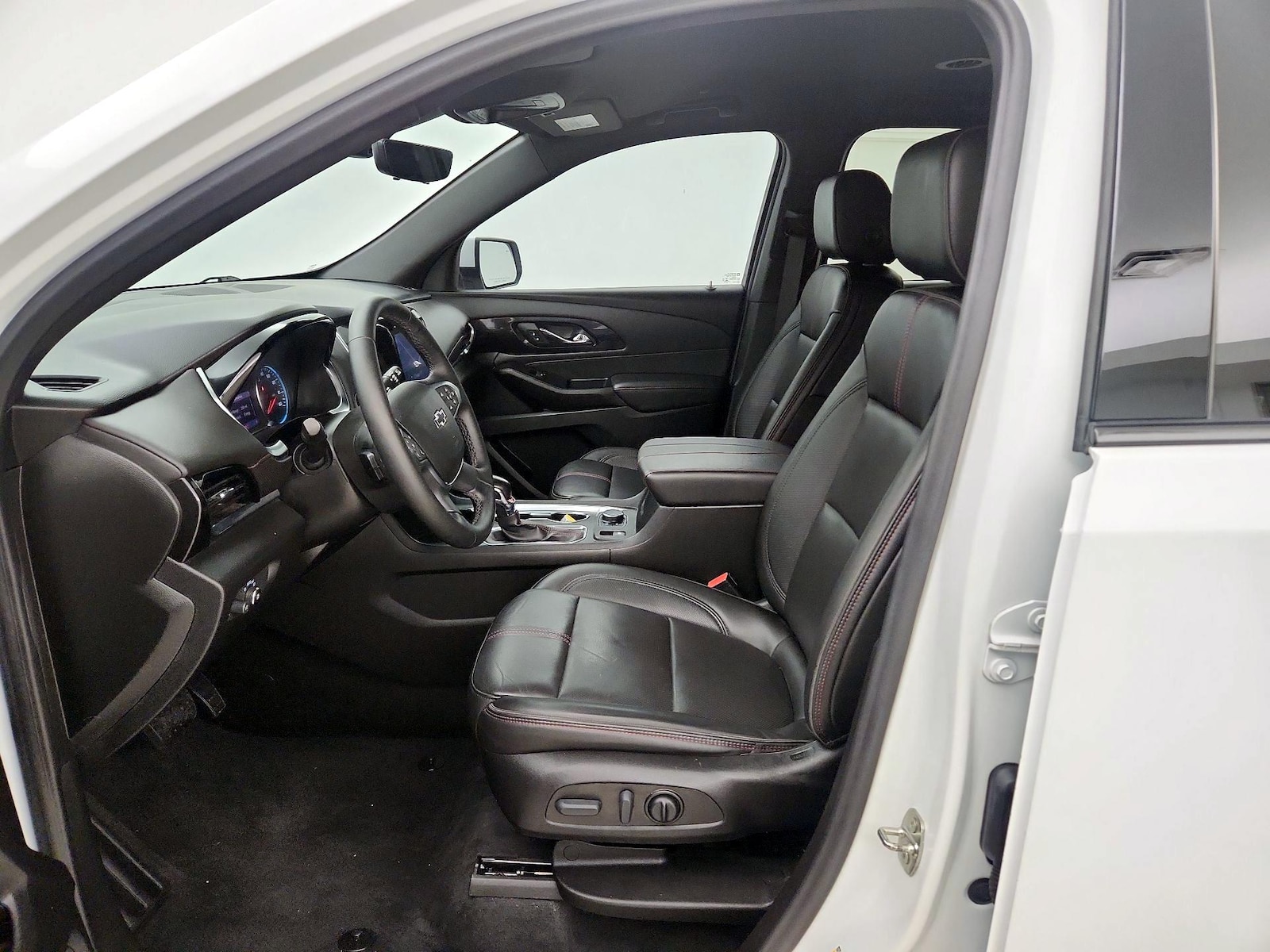 2023 Chevrolet Traverse RS - Photo 12