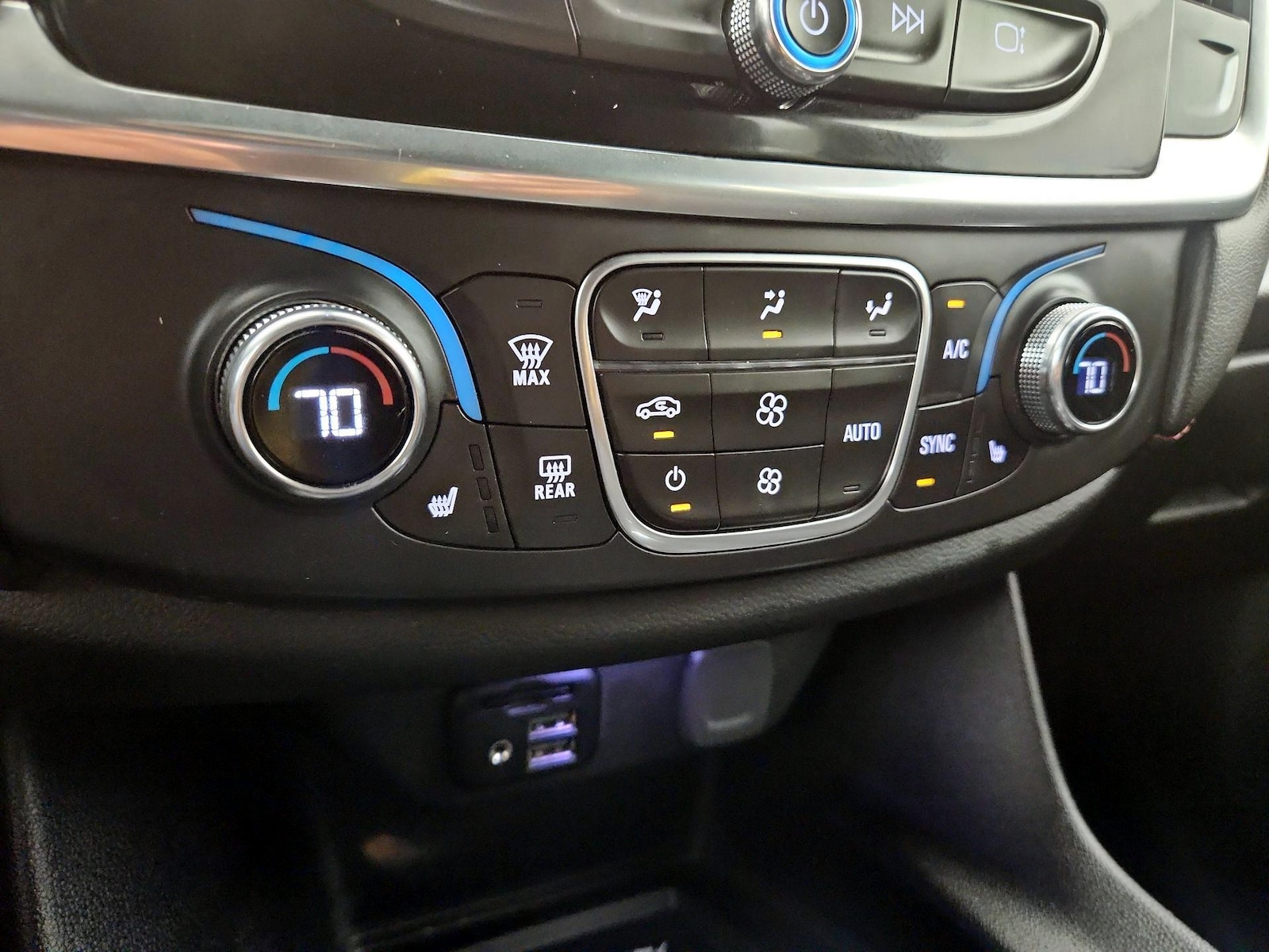 2023 Chevrolet Traverse RS - Photo 18