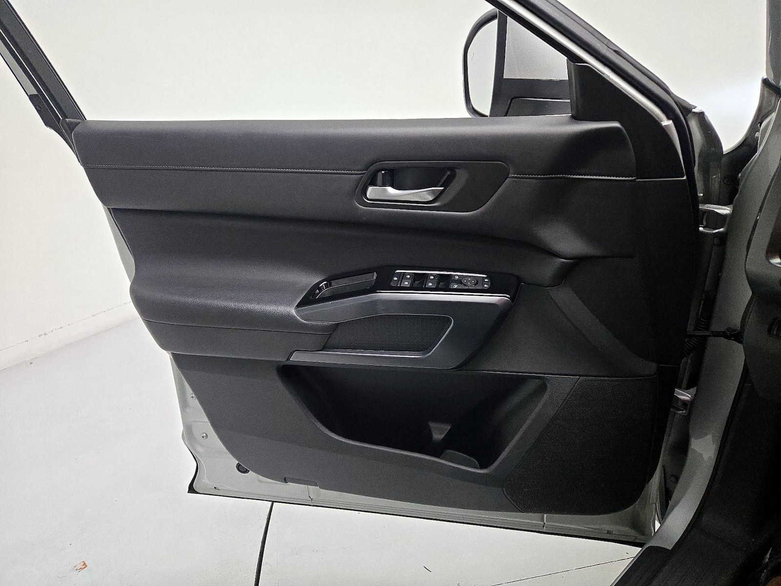 2024 Nissan Pathfinder SL - Photo 11