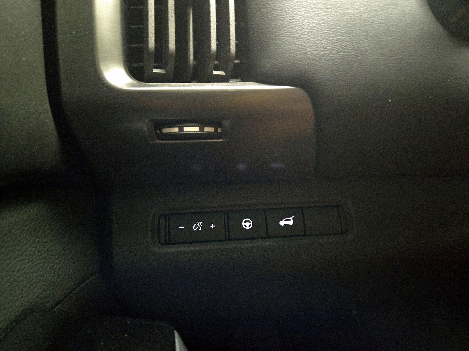2024 Nissan Pathfinder SL - Photo 12