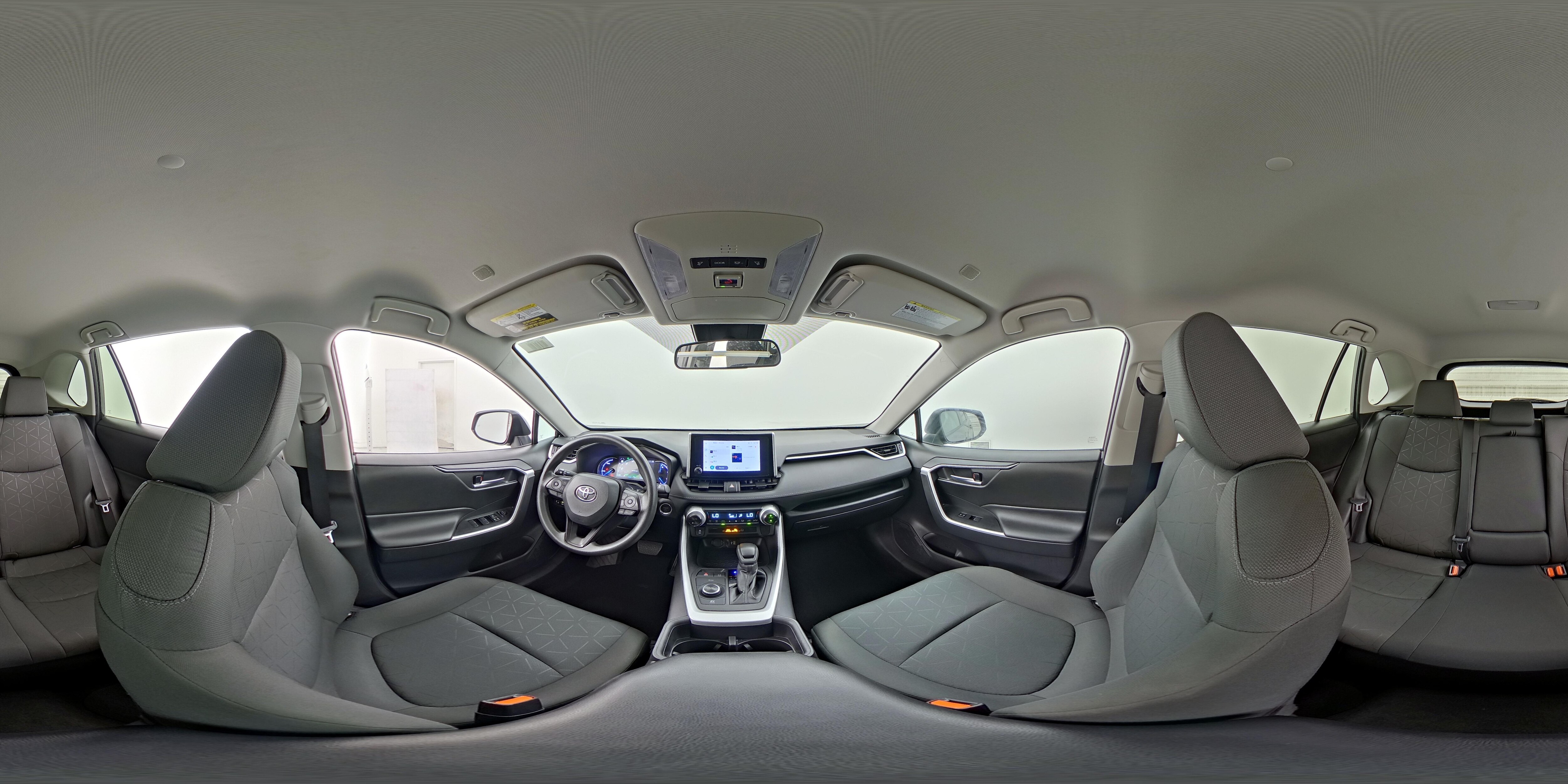 2024 Toyota RAV4 XLE - Photo 24