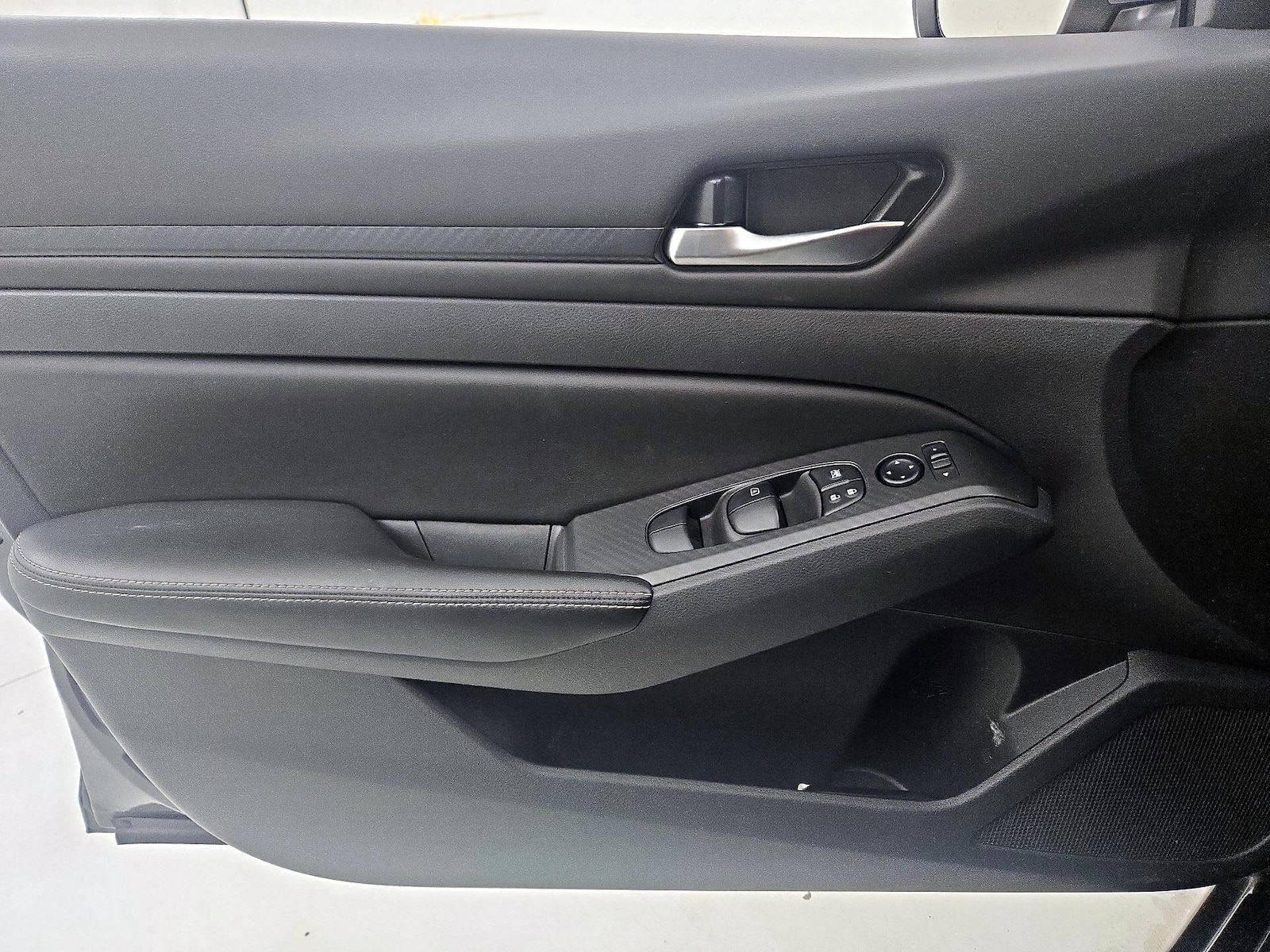 2024 Nissan Altima SV - Photo 13