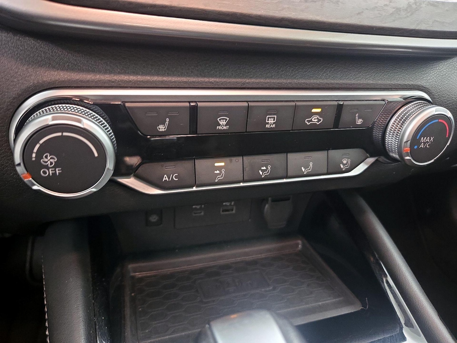 2024 Nissan Altima SV - Photo 18