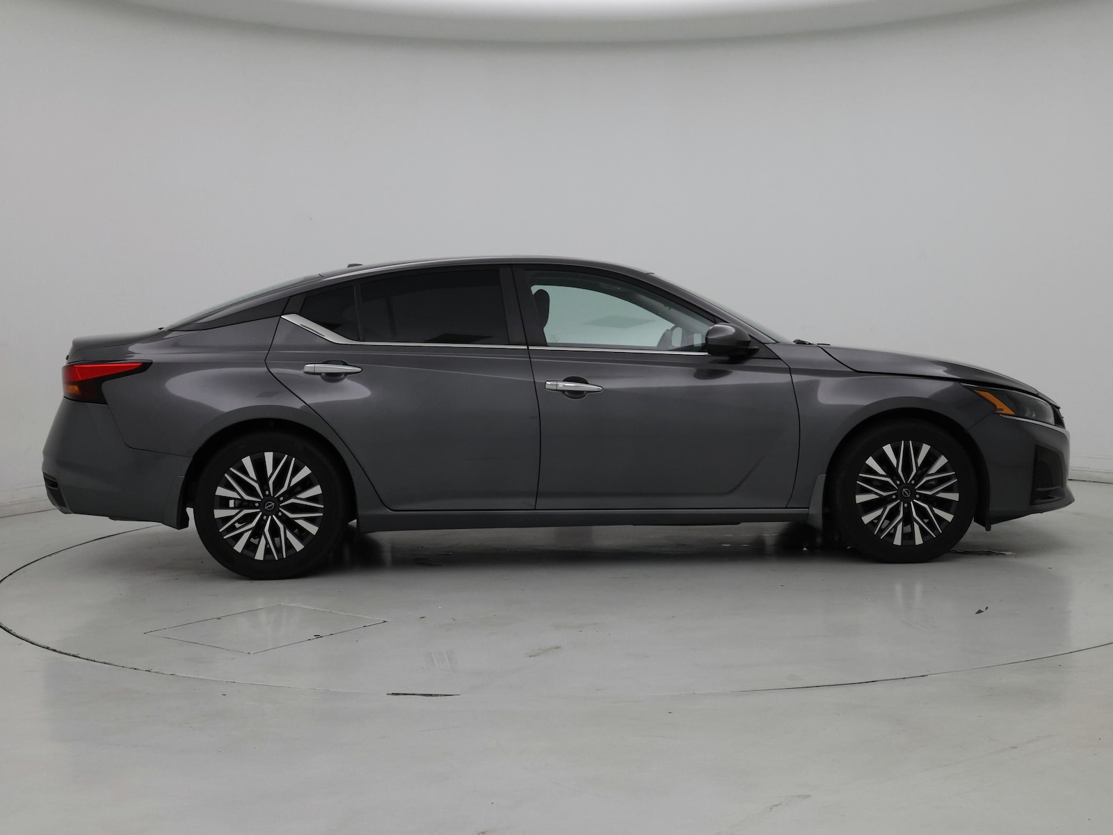 2024 Nissan Altima SV - Photo 8