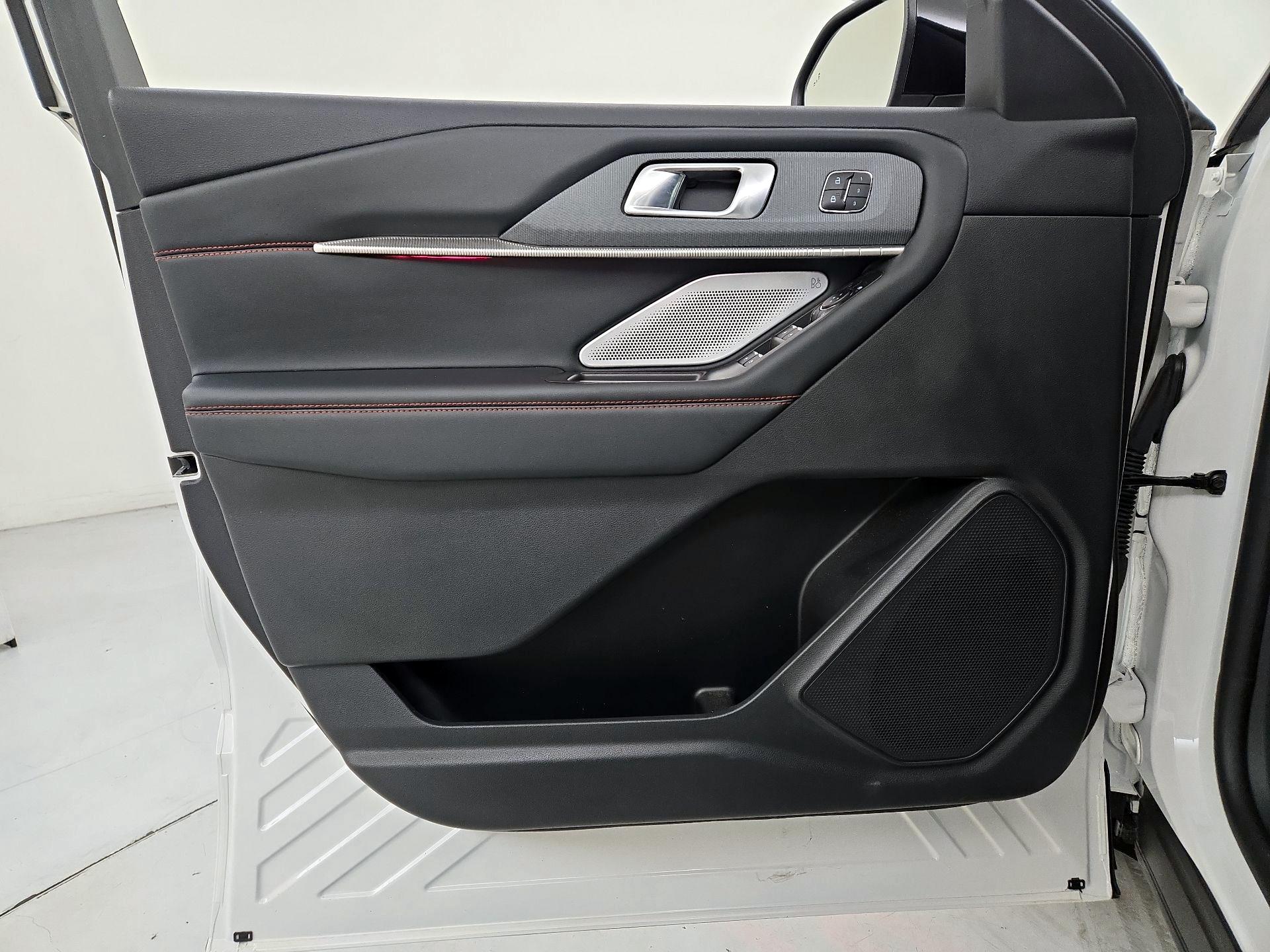 Thumbnail: 2025 Ford Explorer - 12