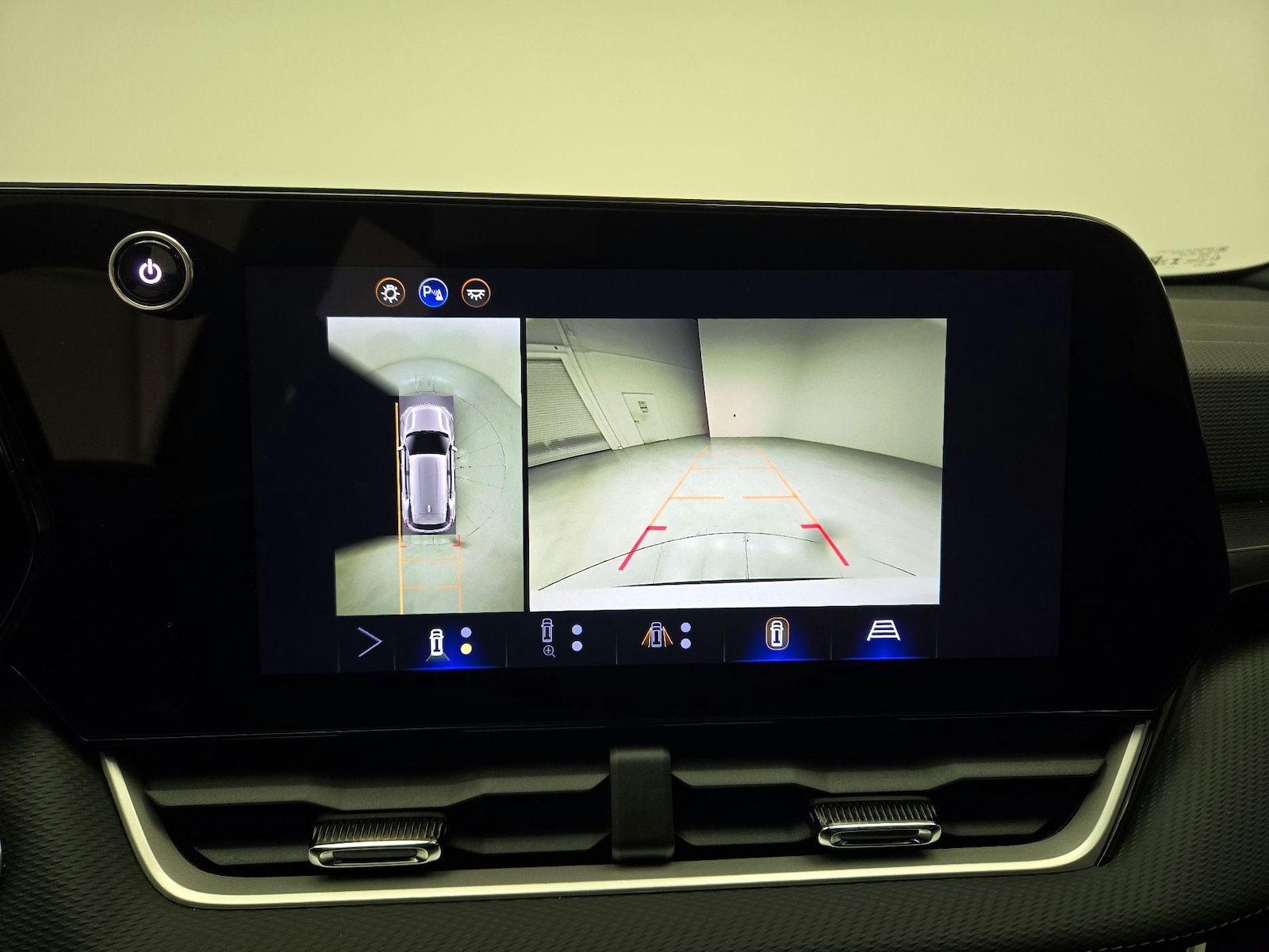2026 Chevrolet Equinox LT - Photo 14