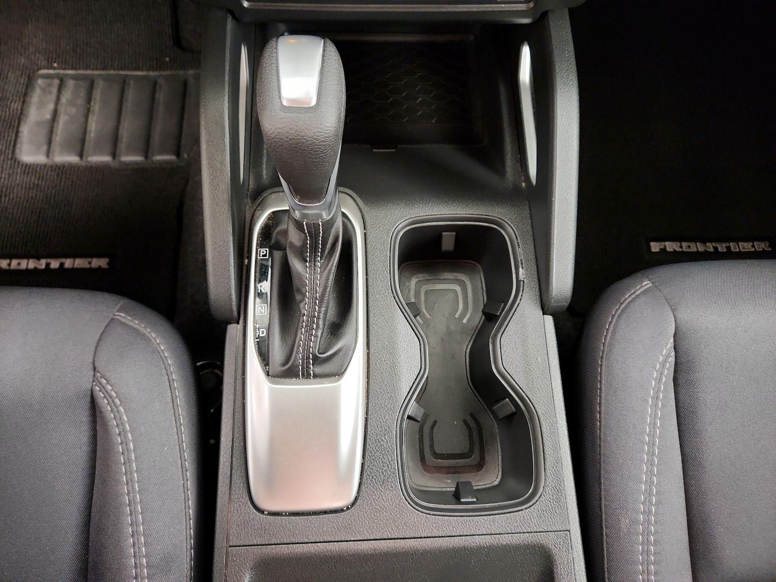 2025 Nissan Frontier SV - Photo 17