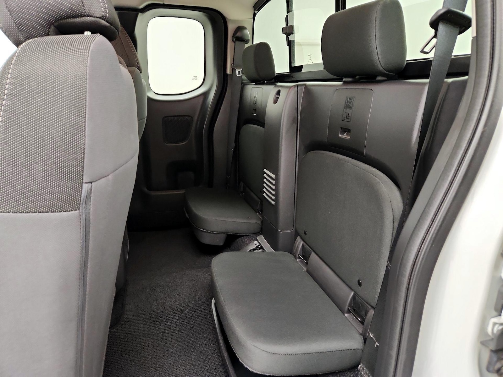 2025 Nissan Frontier SV - Photo 19