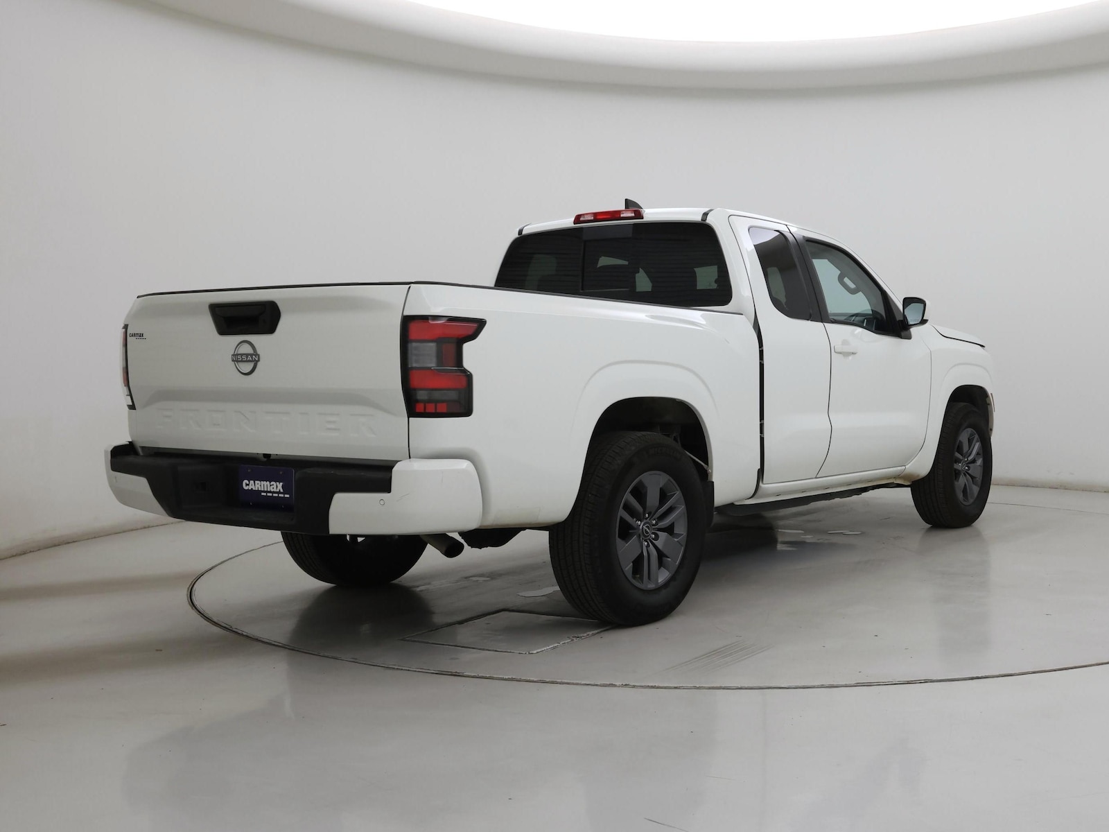 2025 Nissan Frontier SV - Photo 9
