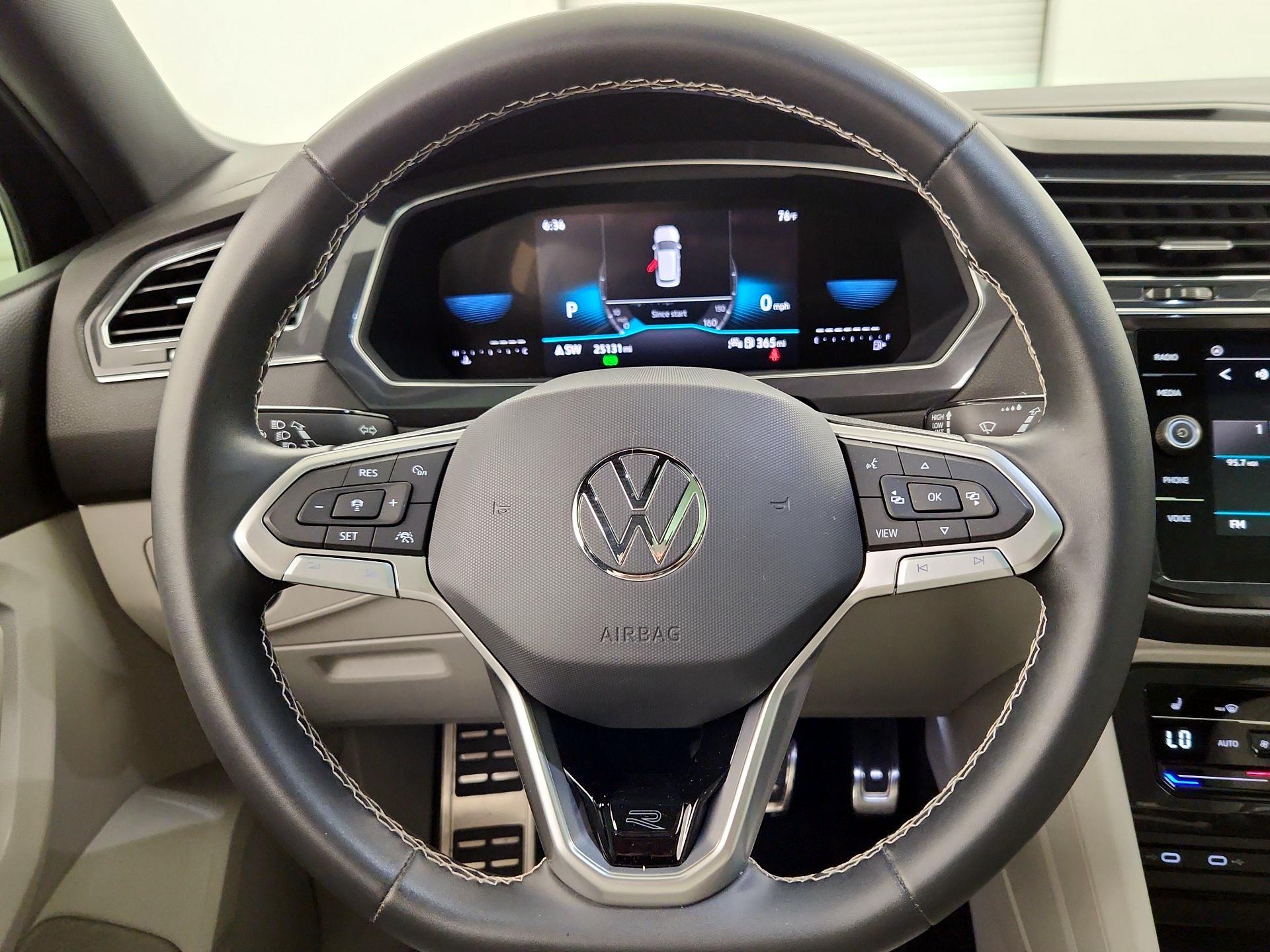 Thumbnail: 2023 Volkswagen Tiguan - 10