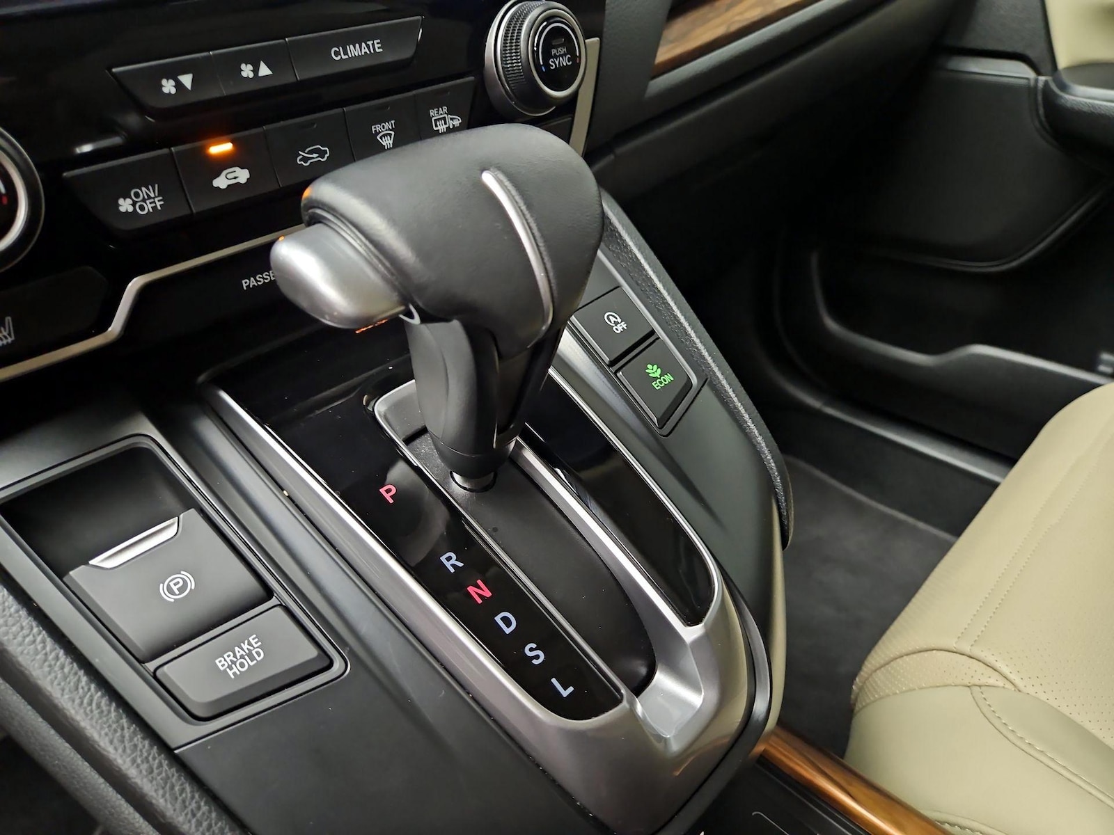 2022 Honda CR-V Touring - Photo 18
