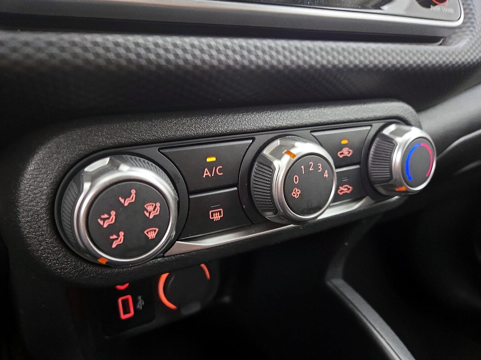 2024 Nissan Kicks S - Photo 17