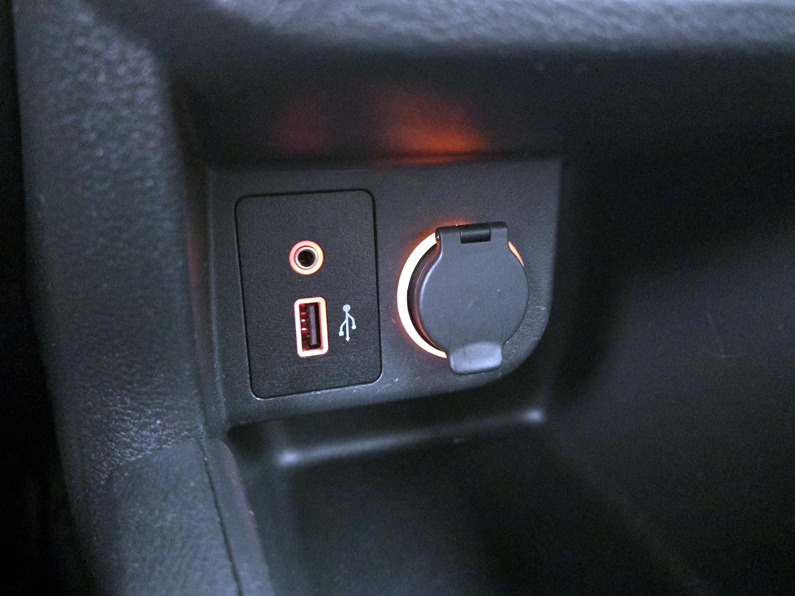 2024 Nissan Kicks S - Photo 19