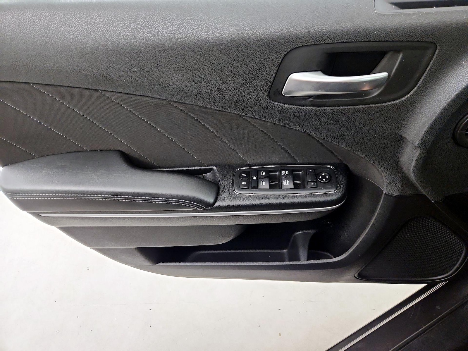 2020 Dodge Charger SXT - Photo 13