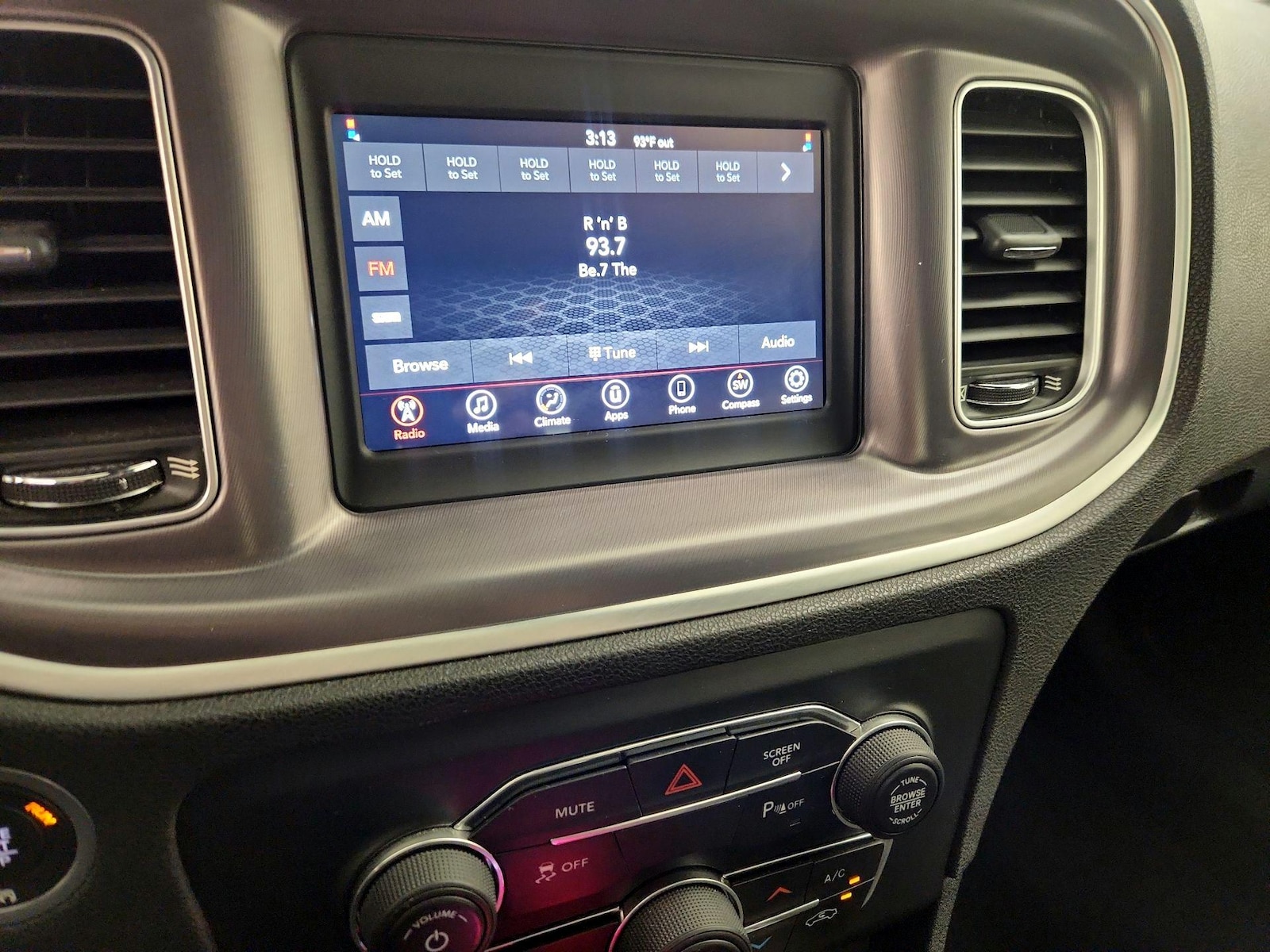 2020 Dodge Charger SXT - Photo 16