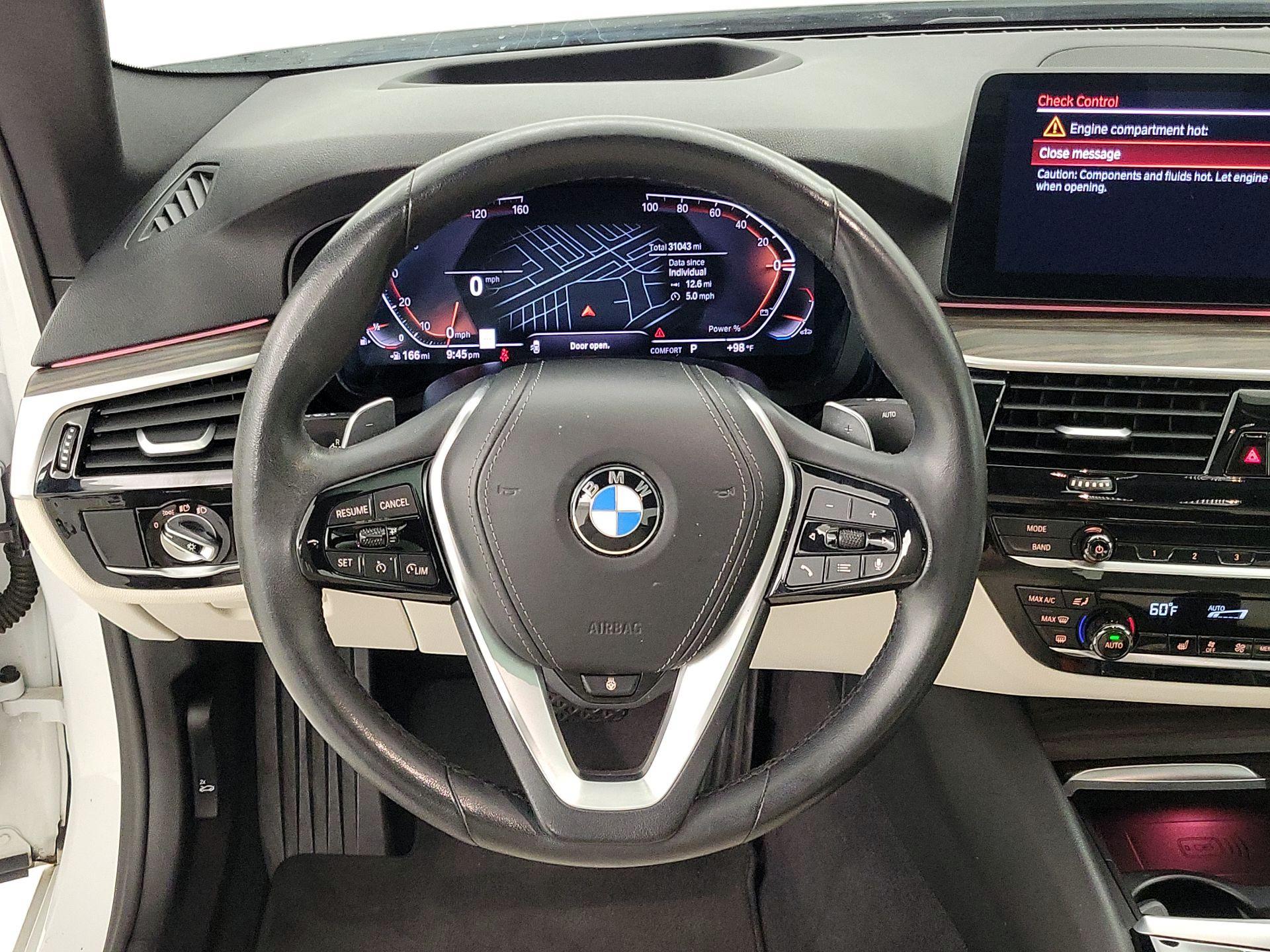 Thumbnail: 2023 BMW 5 Series - 10