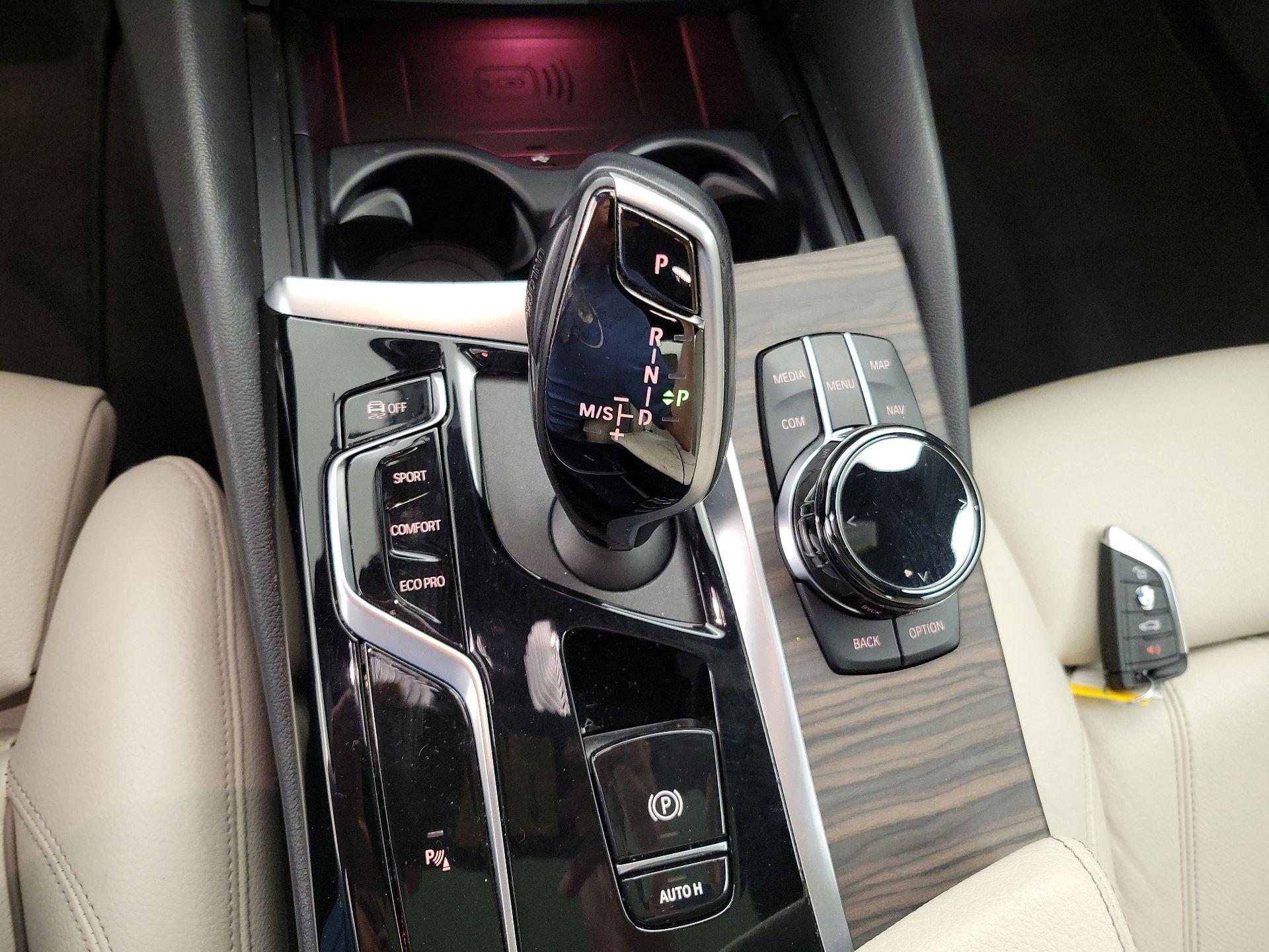 Thumbnail: 2023 BMW 5 Series - 18