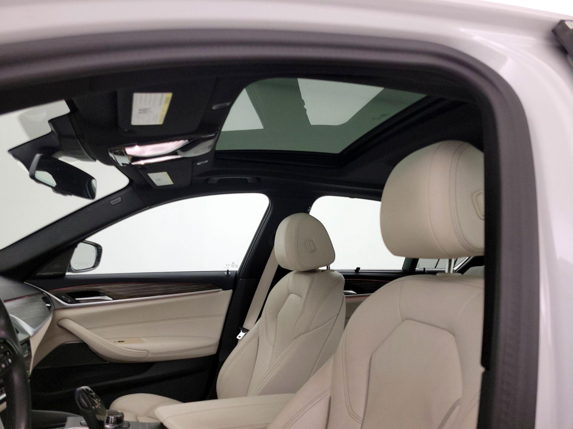 Thumbnail: 2023 BMW 5 Series - 20