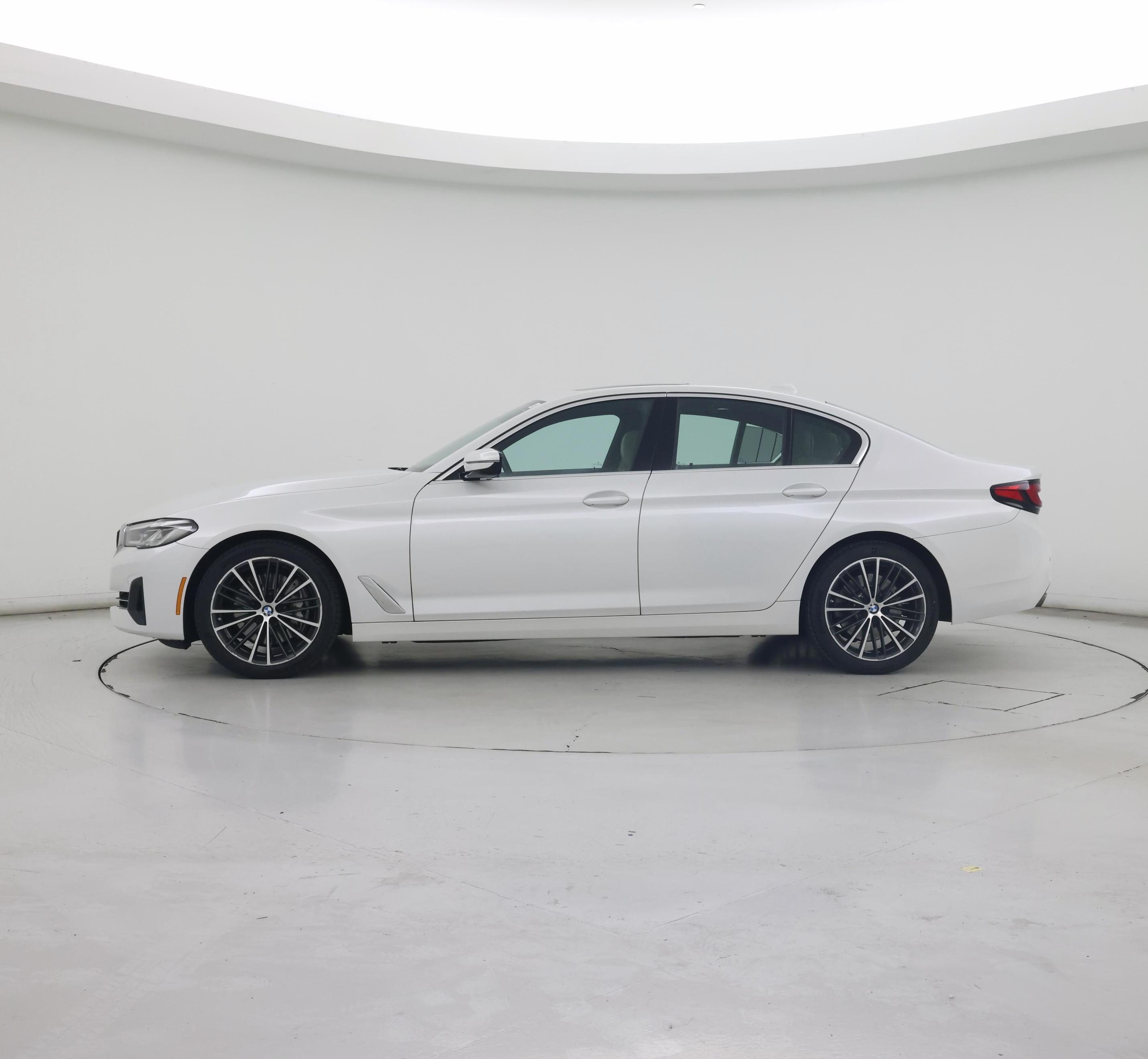 Thumbnail: 2023 BMW 5 Series - 3