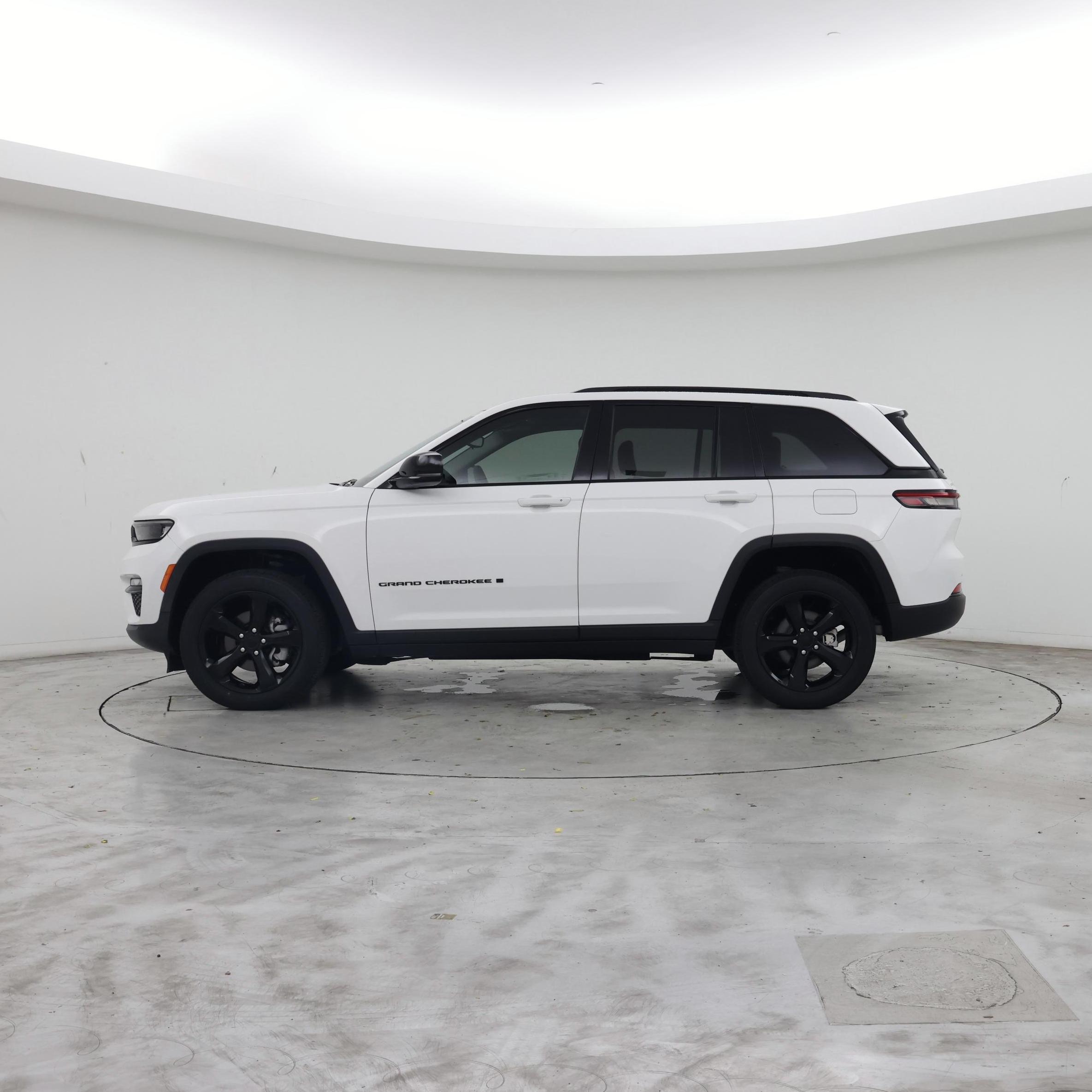 Thumbnail: 2023 Jeep Grand Cherokee - 3