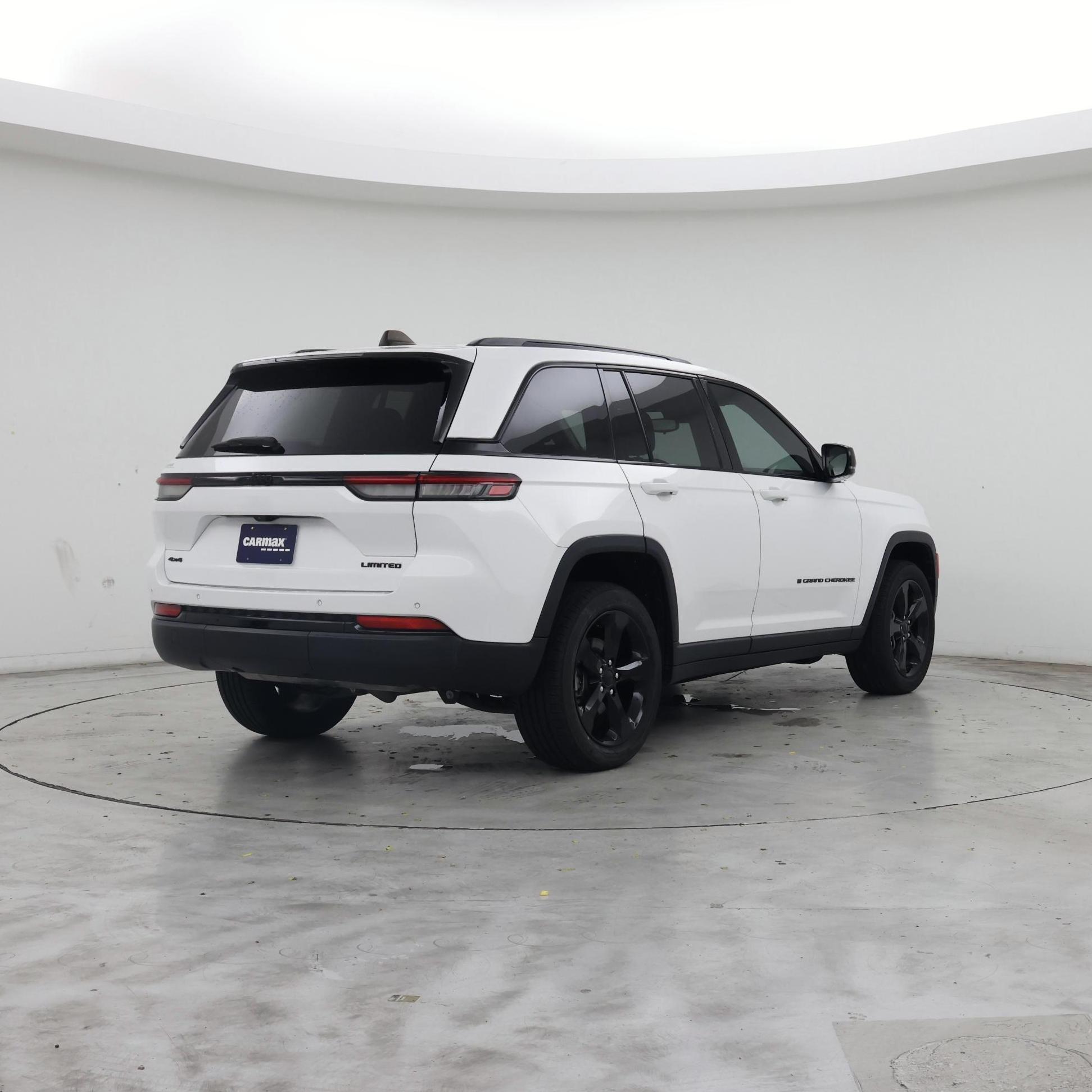 Thumbnail: 2023 Jeep Grand Cherokee - 8