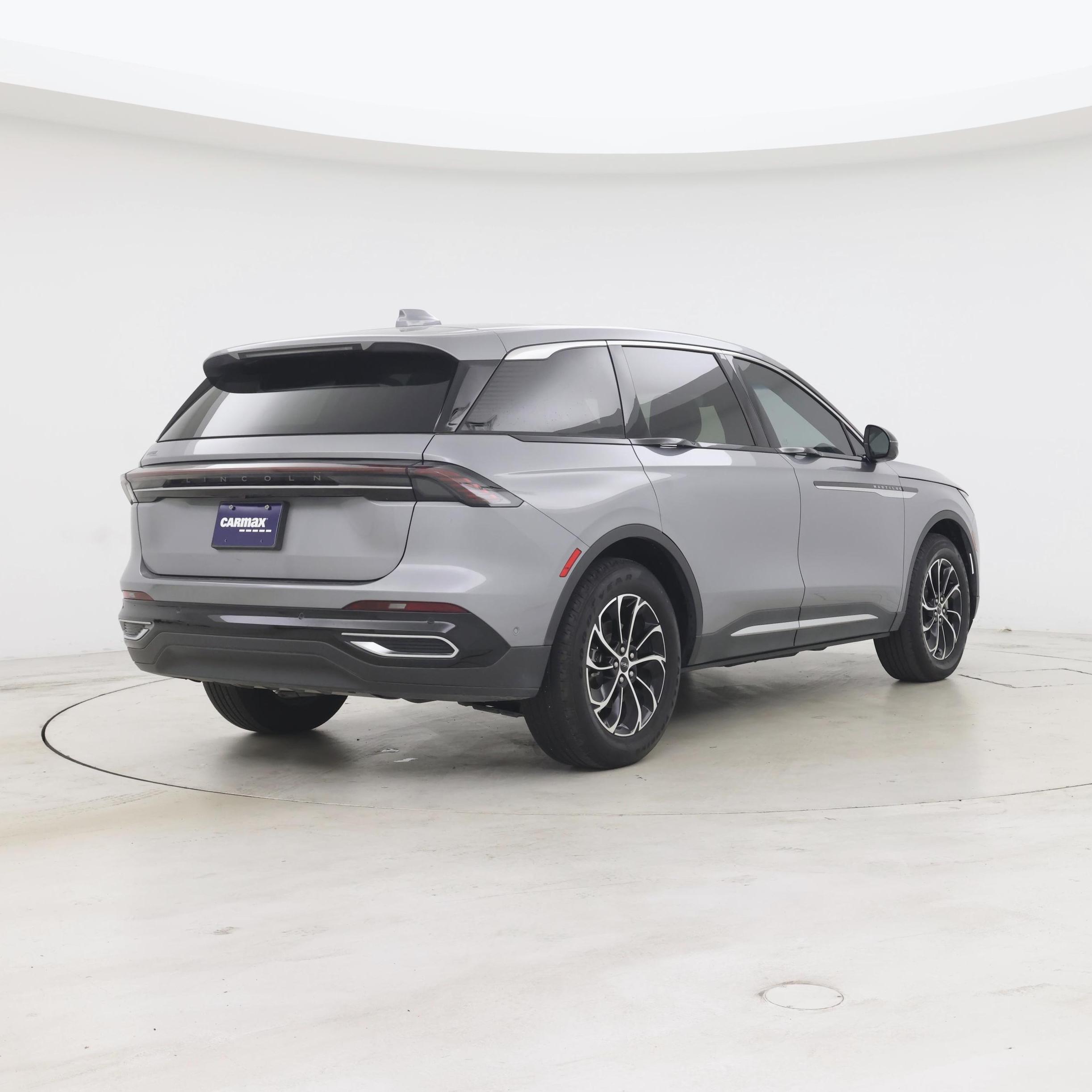 Thumbnail: 2024 Lincoln Nautilus - 8