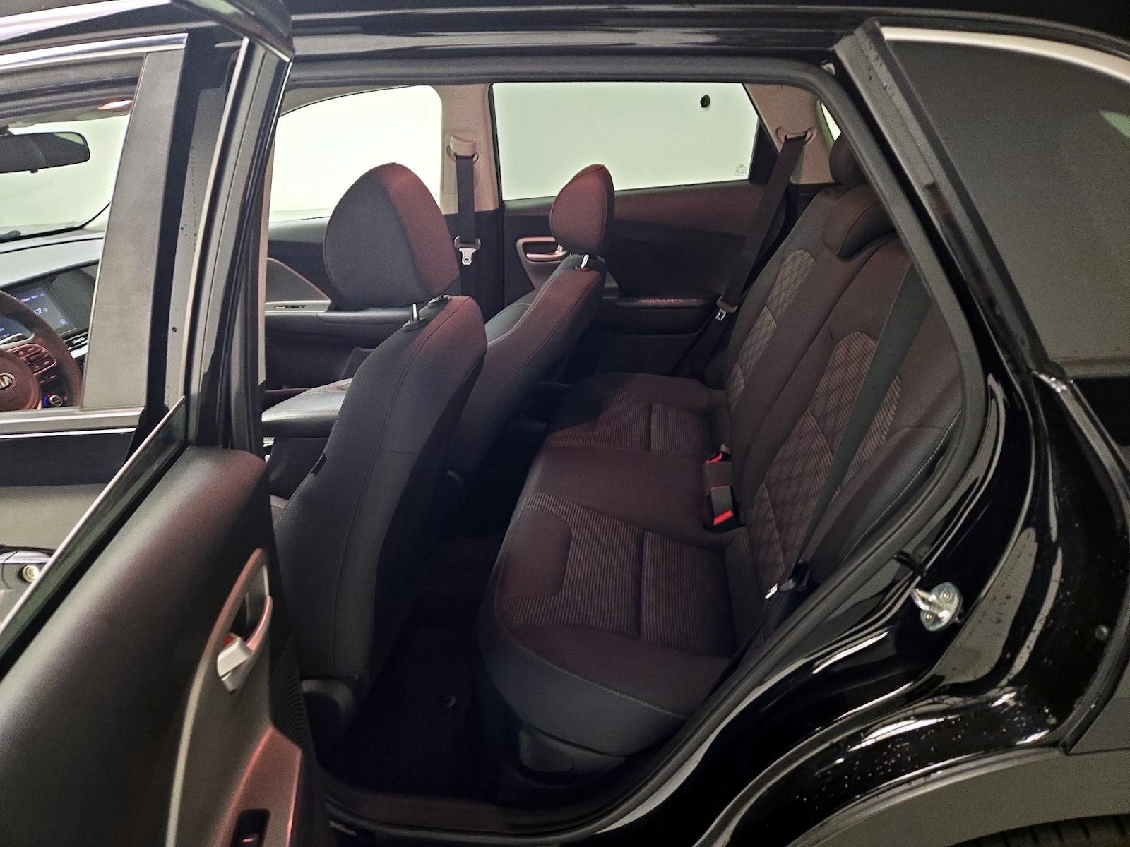 2020 Kia Niro LX - Photo 17