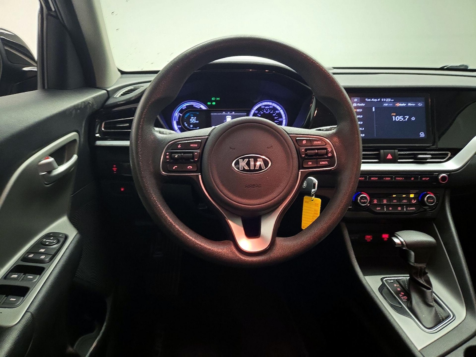 2020 Kia Niro LX - Photo 9