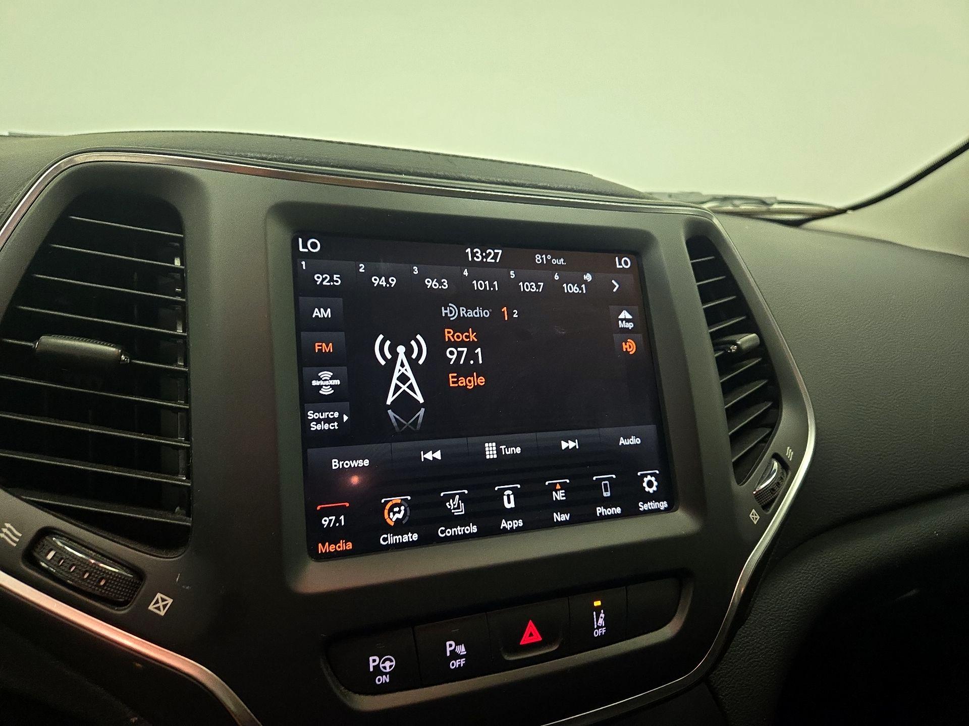 Thumbnail: 2023 Jeep Cherokee - 16