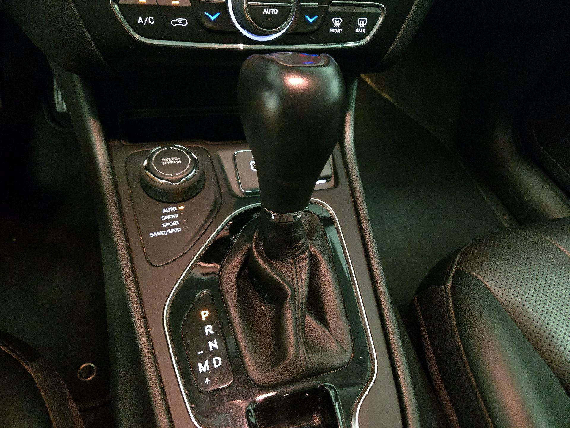 Thumbnail: 2023 Jeep Cherokee - 18