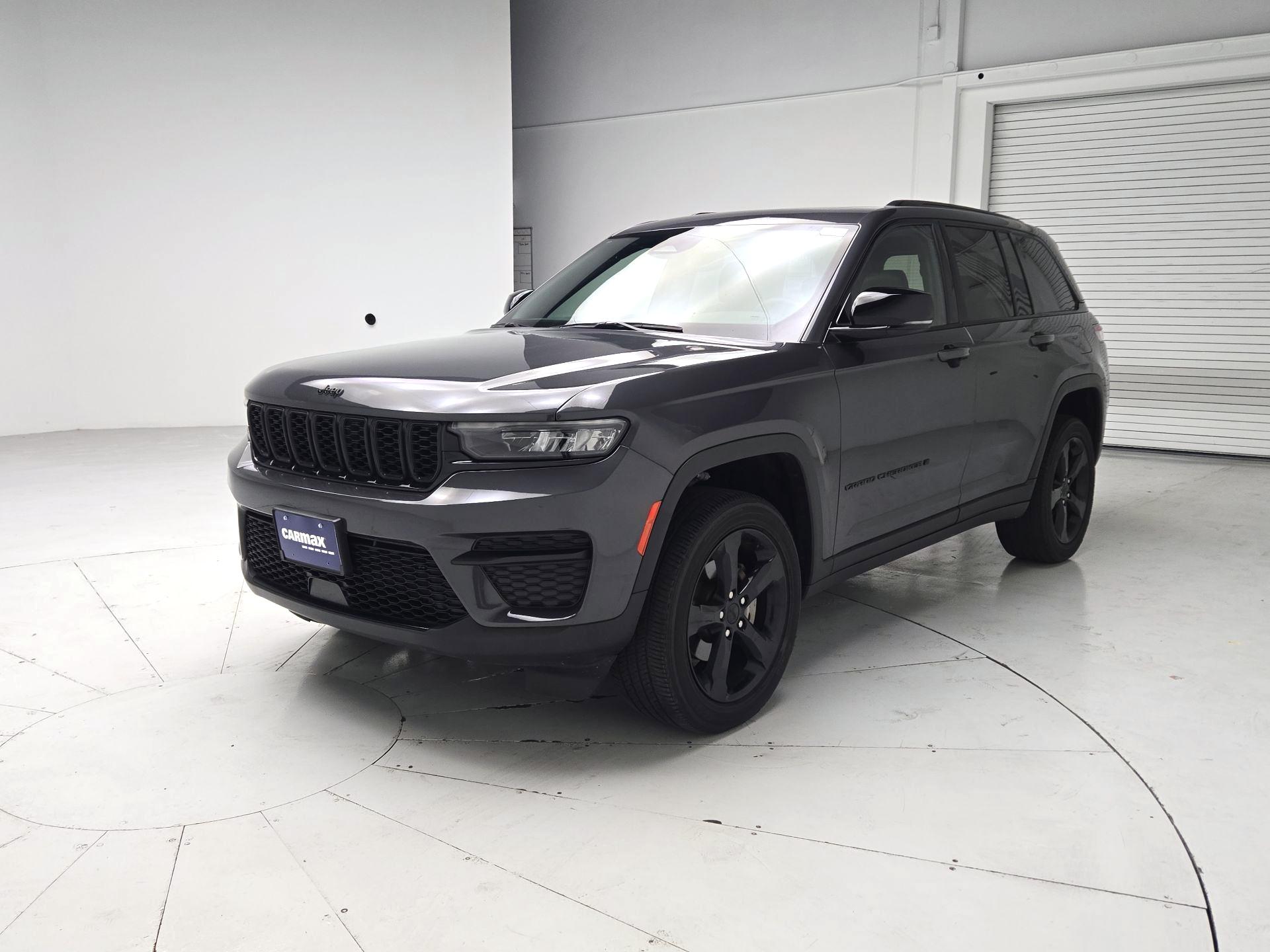 Thumbnail: 2023 Jeep Grand Cherokee - 3
