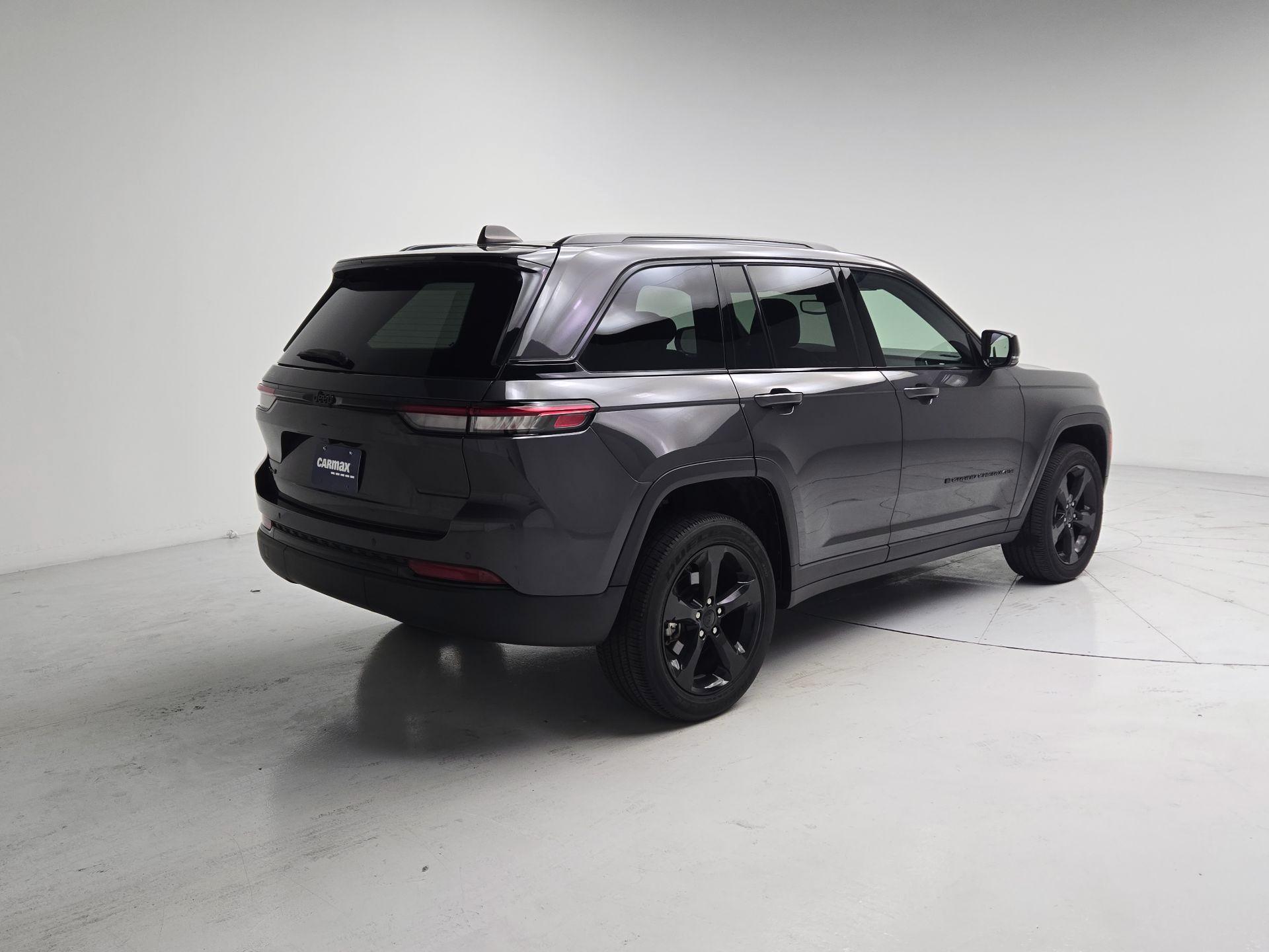 Thumbnail: 2023 Jeep Grand Cherokee - 5
