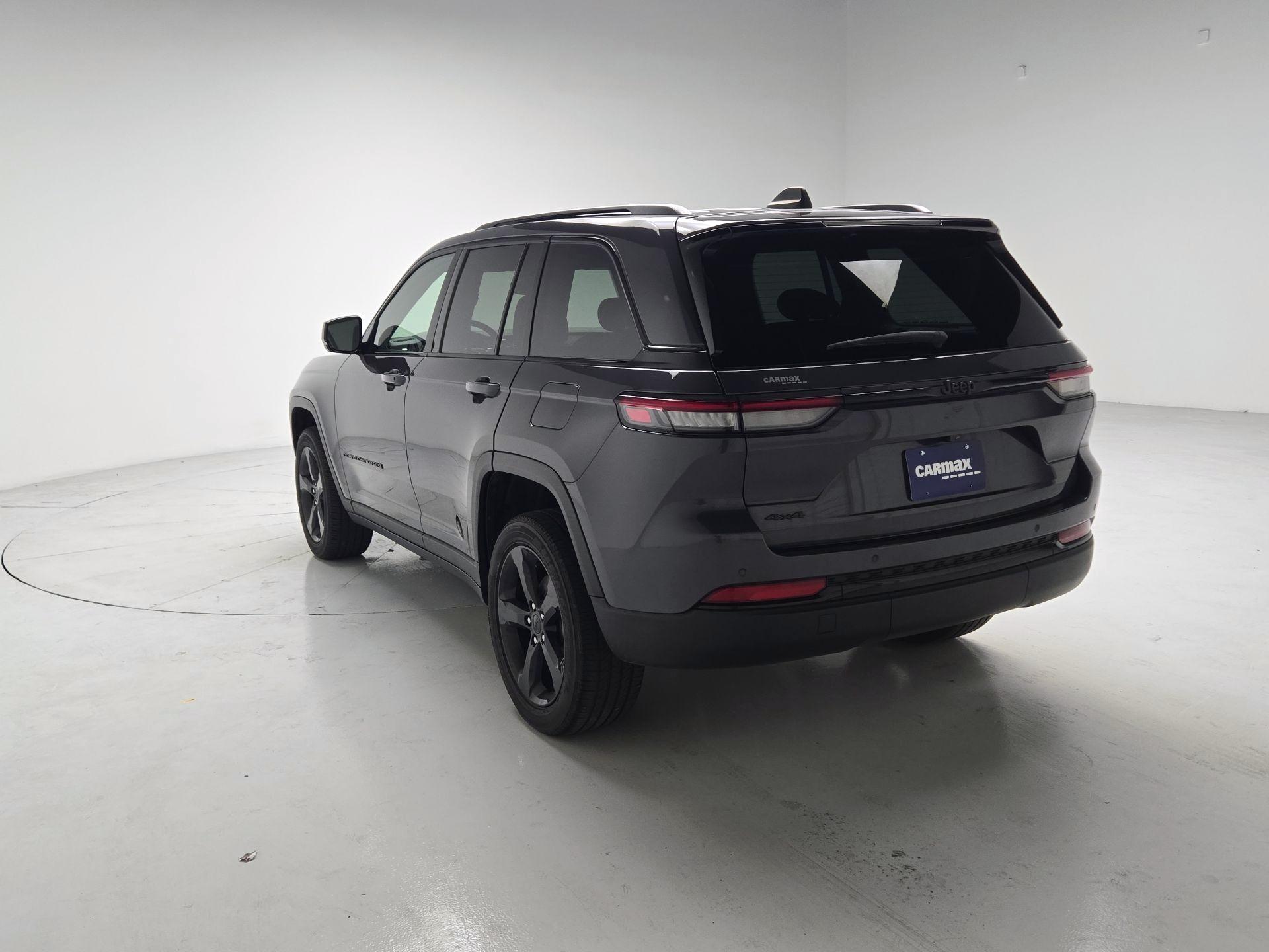 Thumbnail: 2023 Jeep Grand Cherokee - 7