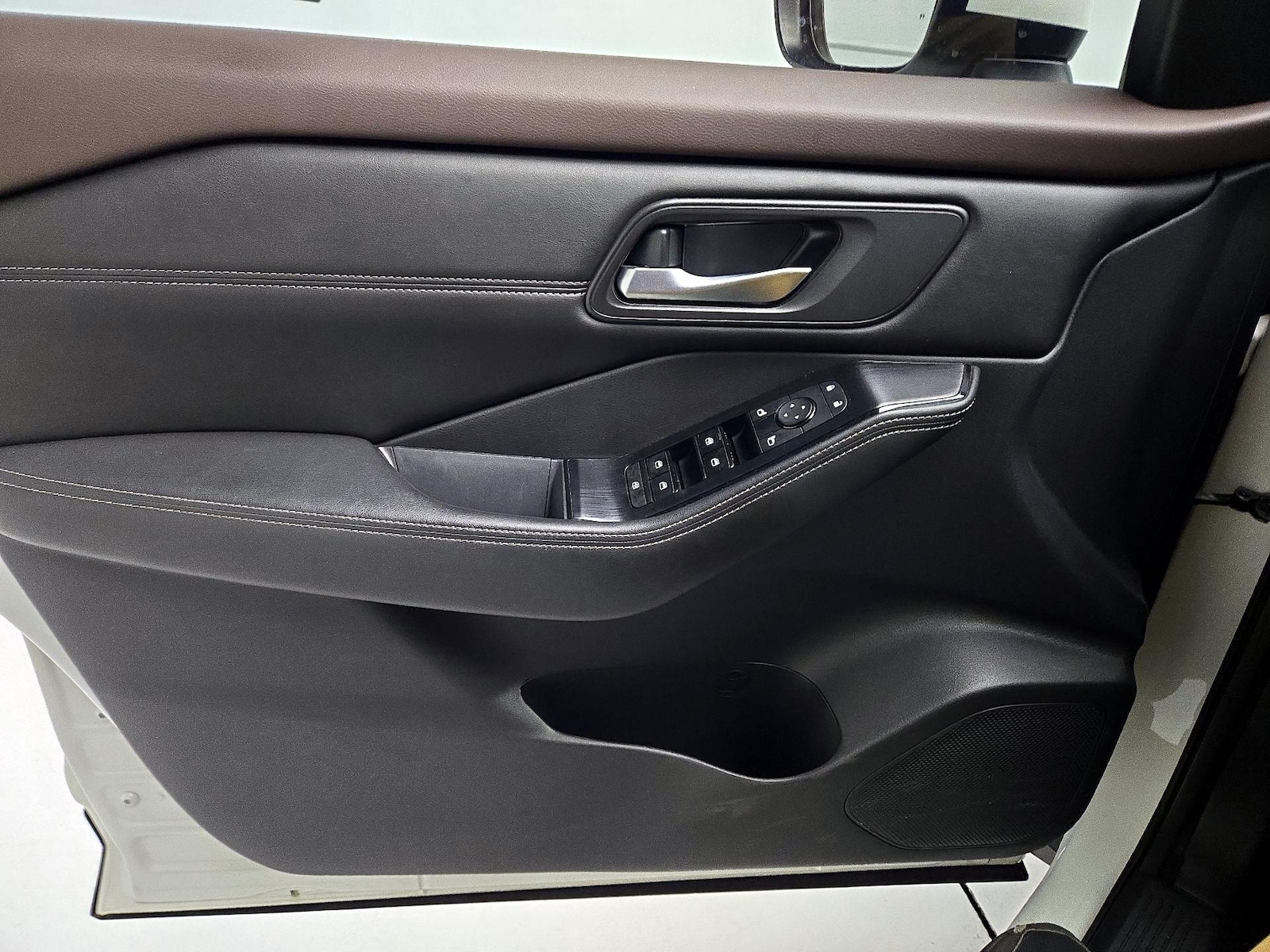 2022 Nissan Rogue SV - Photo 11