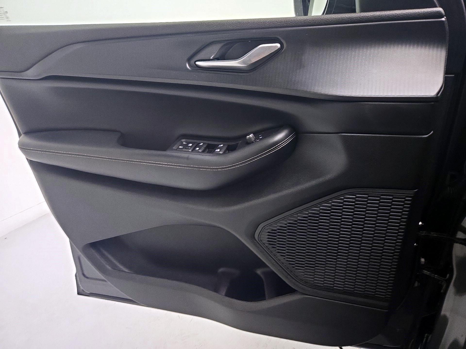 Thumbnail: 2023 Jeep Grand Cherokee - 10