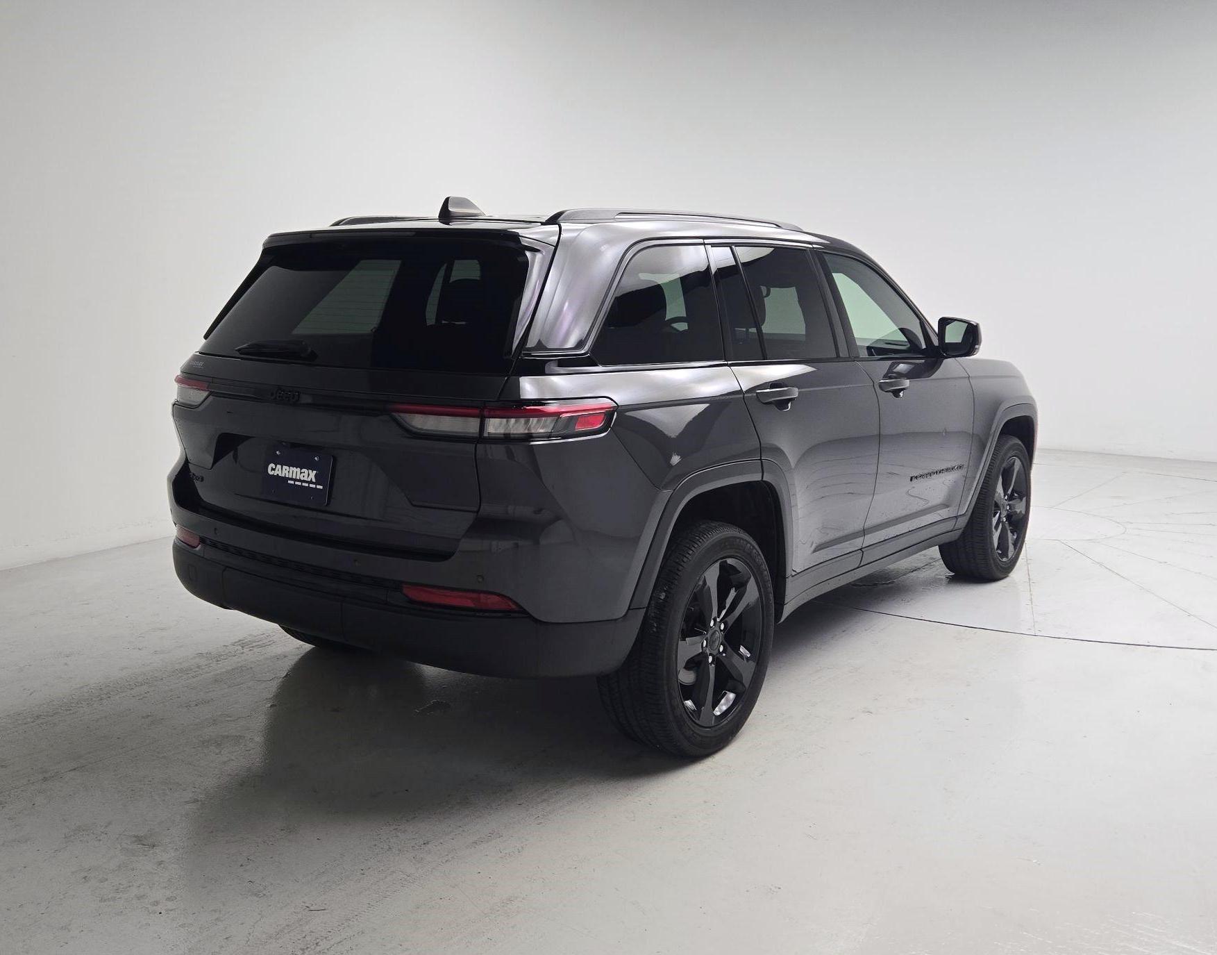 Thumbnail: 2023 Jeep Grand Cherokee - 5