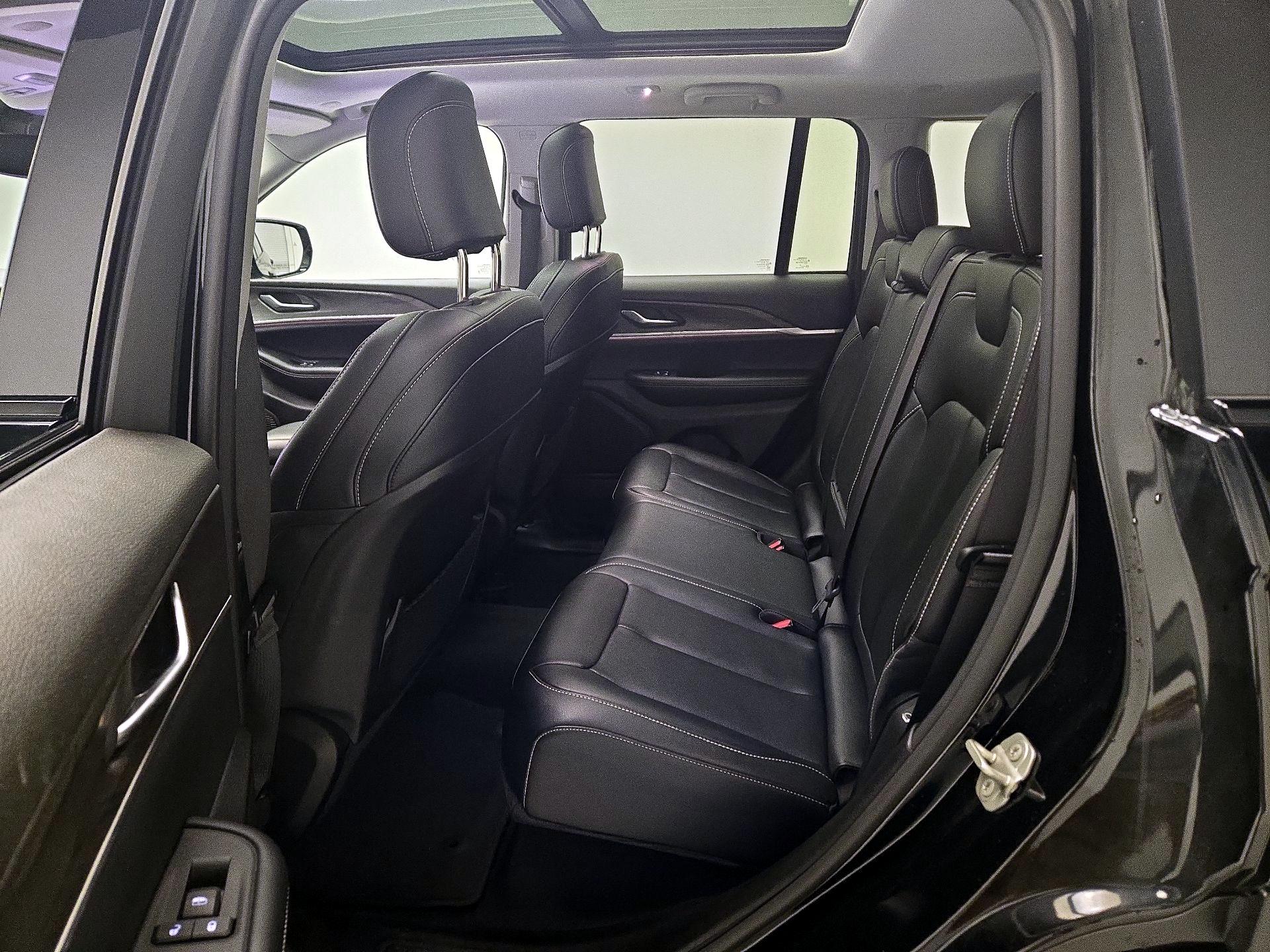 Thumbnail: 2023 Jeep Grand Cherokee - 19
