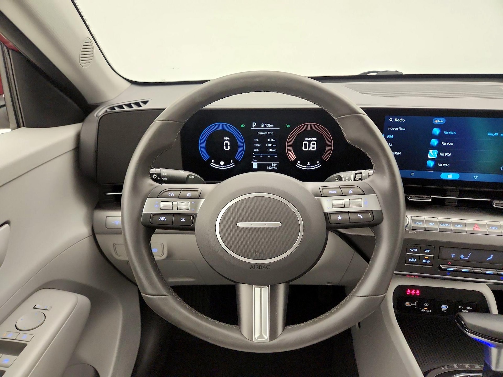 2025 Hyundai Kona SEL - Photo 11