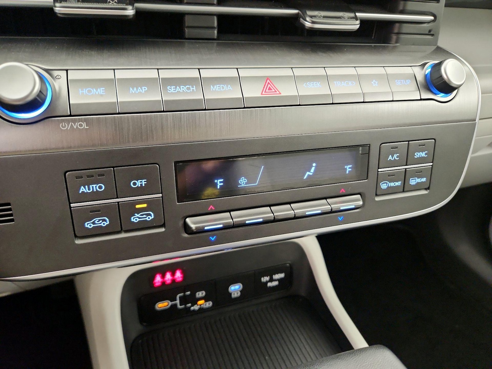 2025 Hyundai Kona SEL - Photo 17