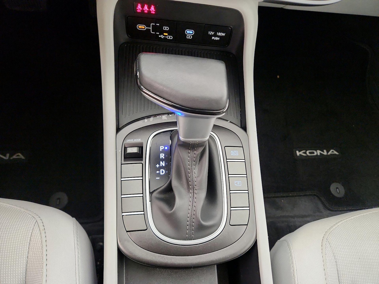 2025 Hyundai Kona SEL - Photo 18